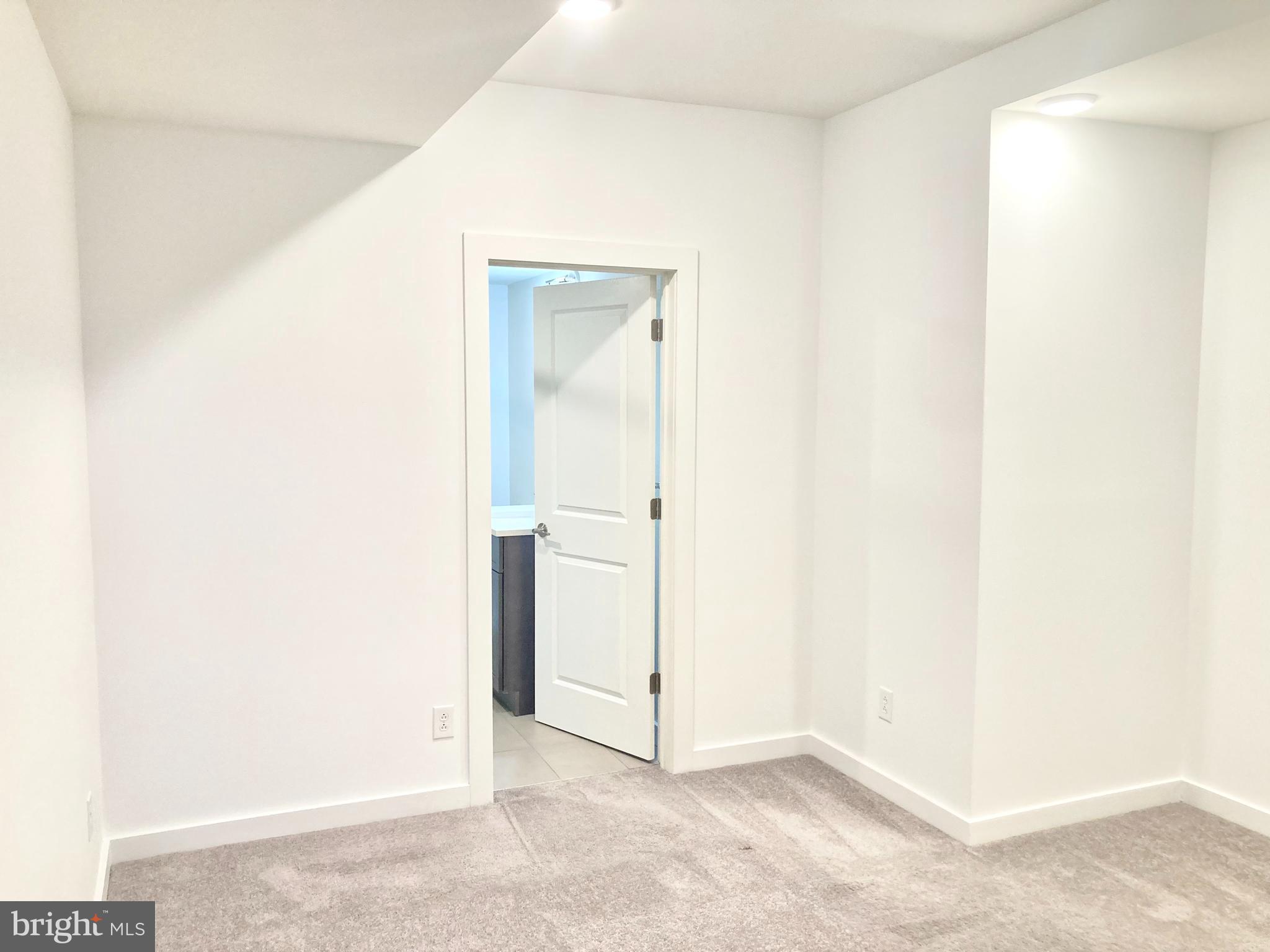 SOUTH KENSINGTON - Residential Lease