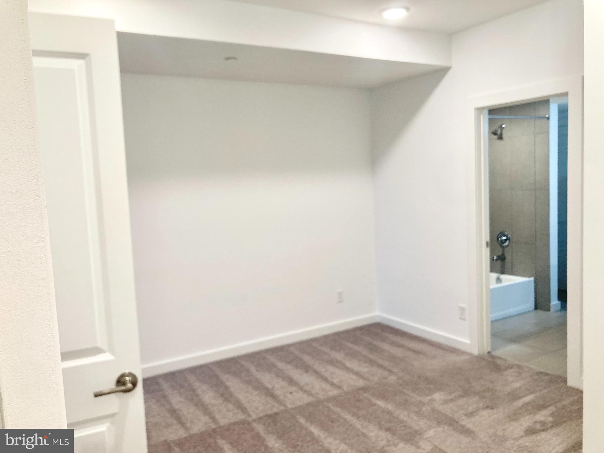 SOUTH KENSINGTON - Residential Lease