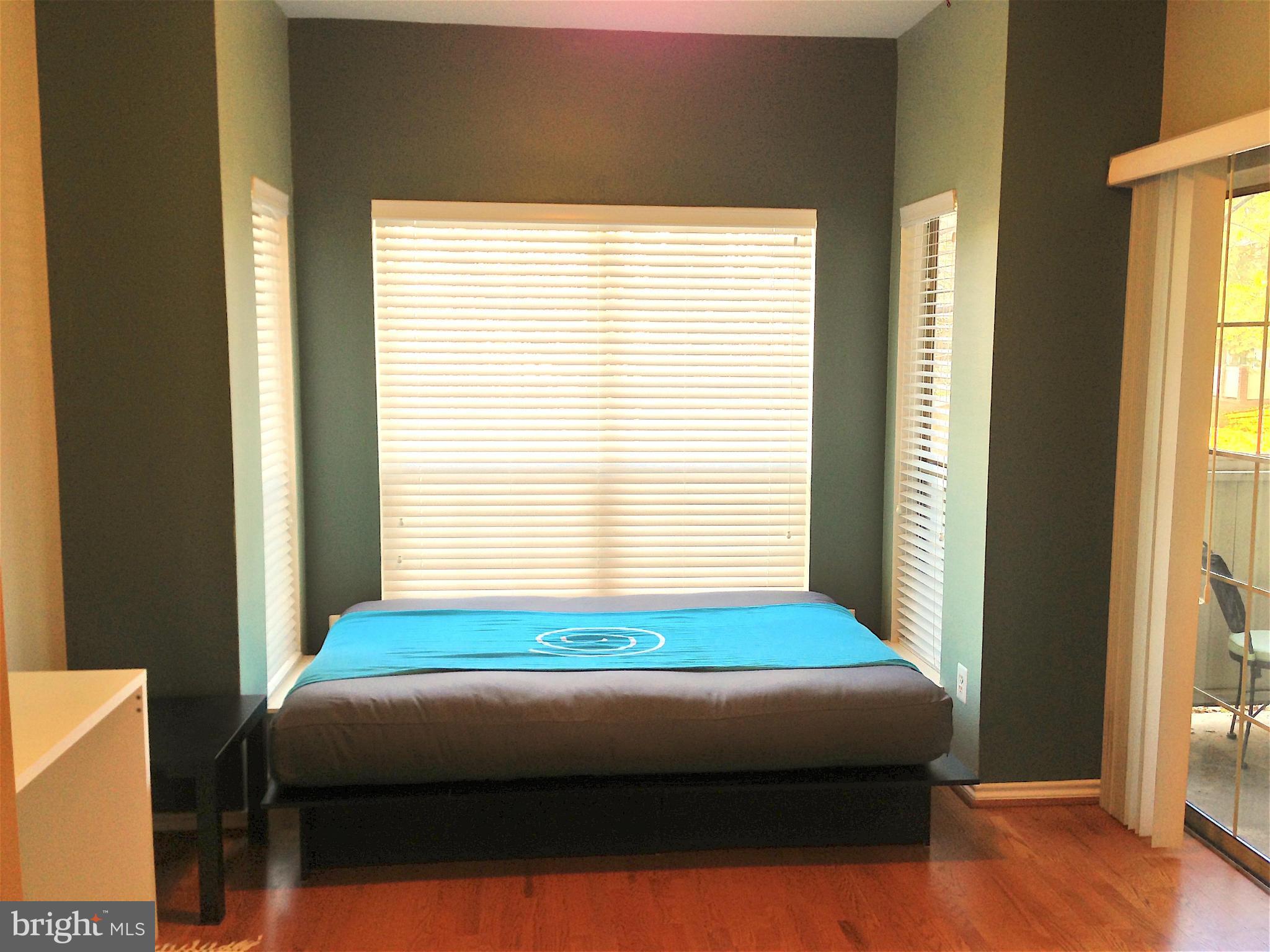 PENDERBROOK SQUARE CONDOMINIUMS - Residential Lease