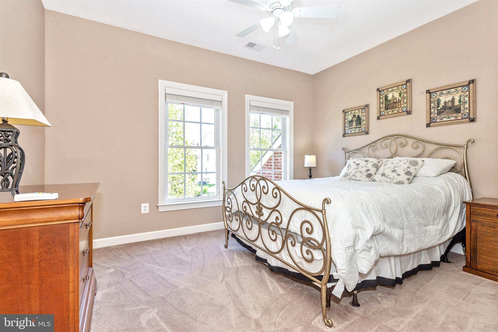 KINGS CROSSING - Residential