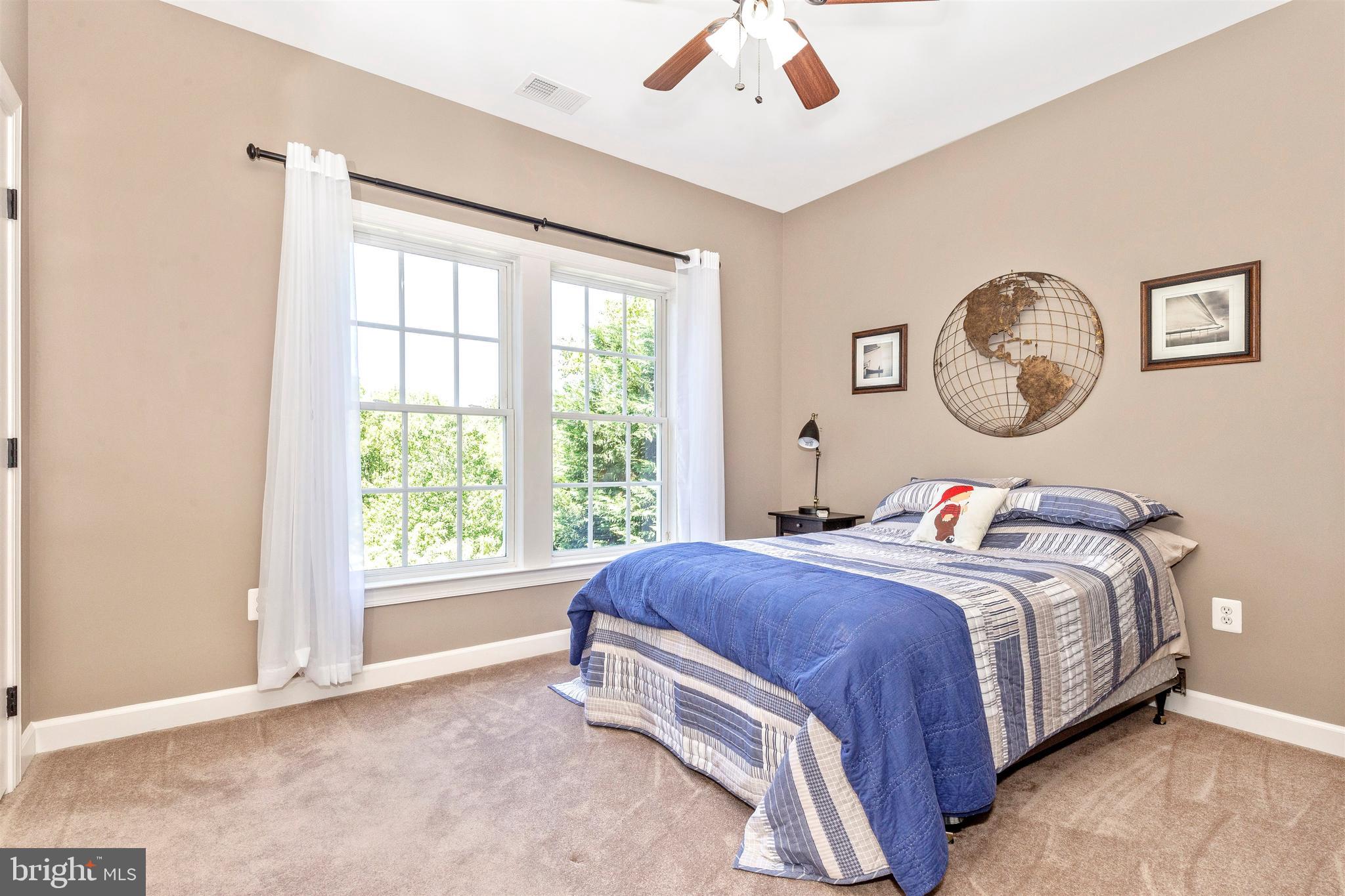 KINGS CROSSING - Residential