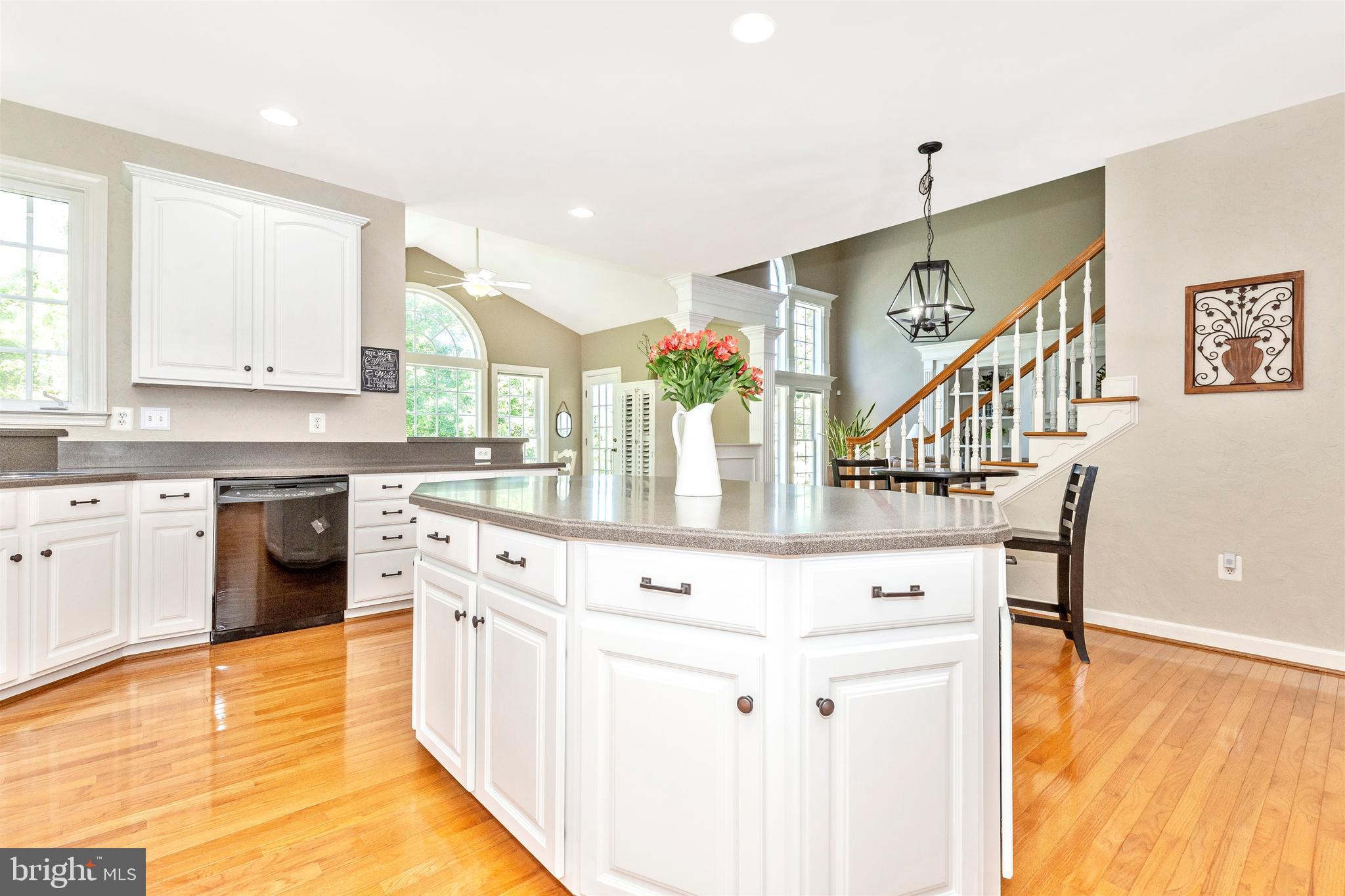 KINGS CROSSING - Residential