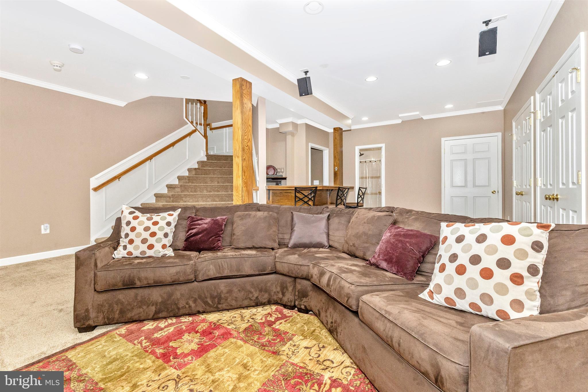 KINGS CROSSING - Residential