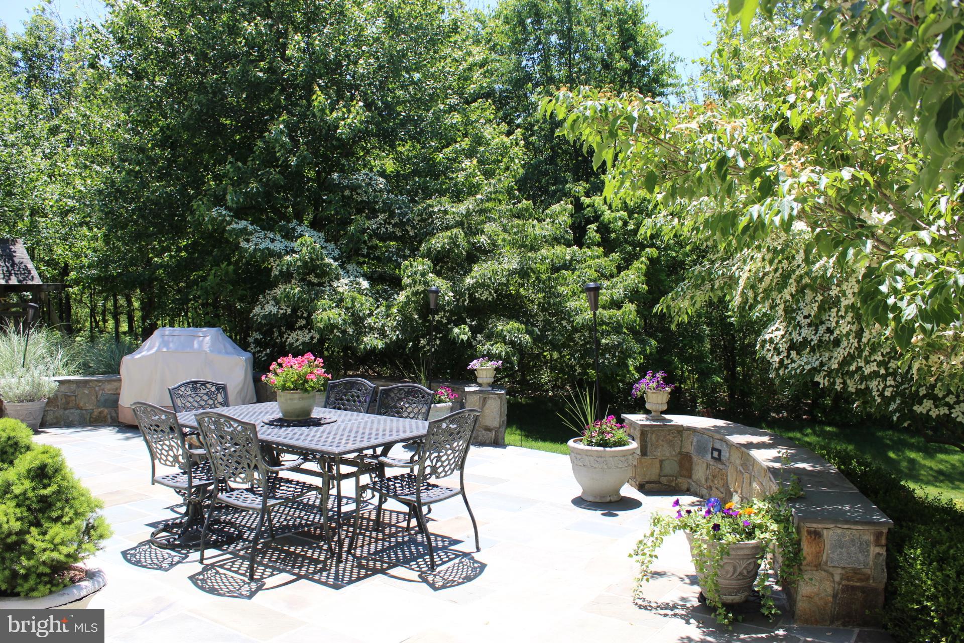 KINGS CROSSING - Residential