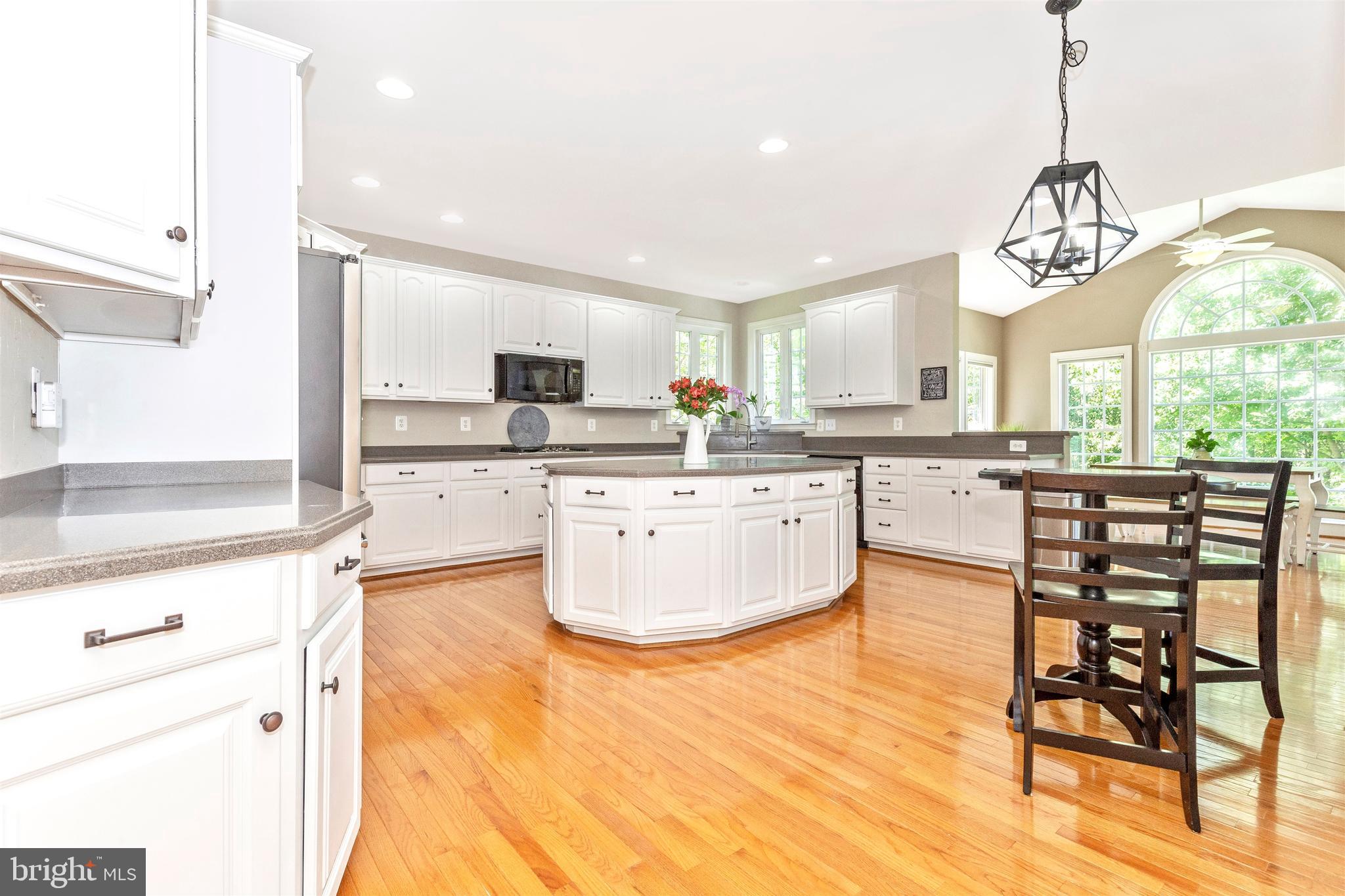 KINGS CROSSING - Residential