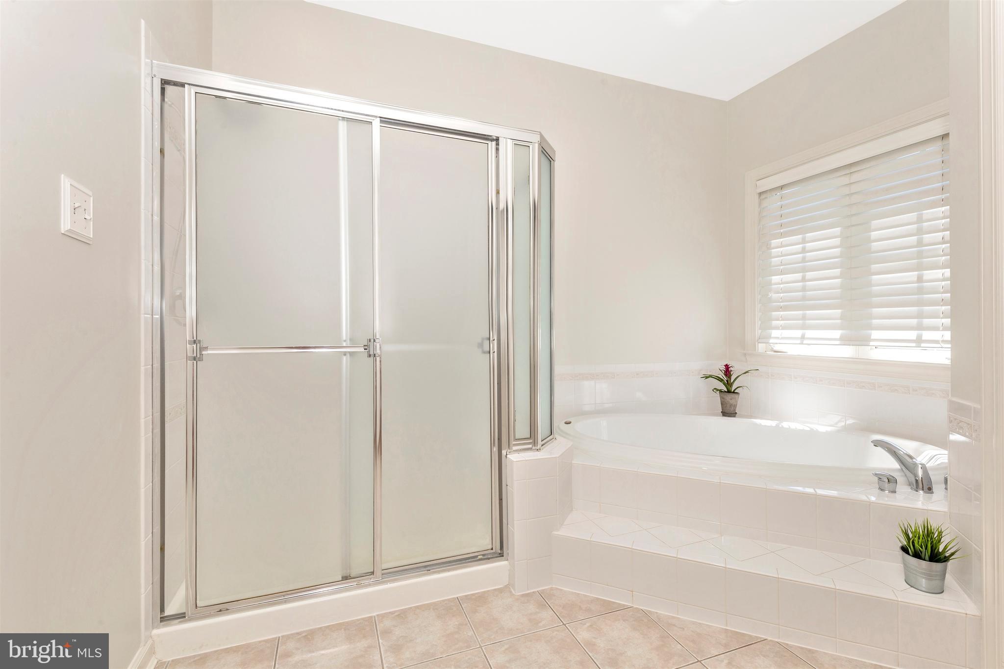 KINGS CROSSING - Residential