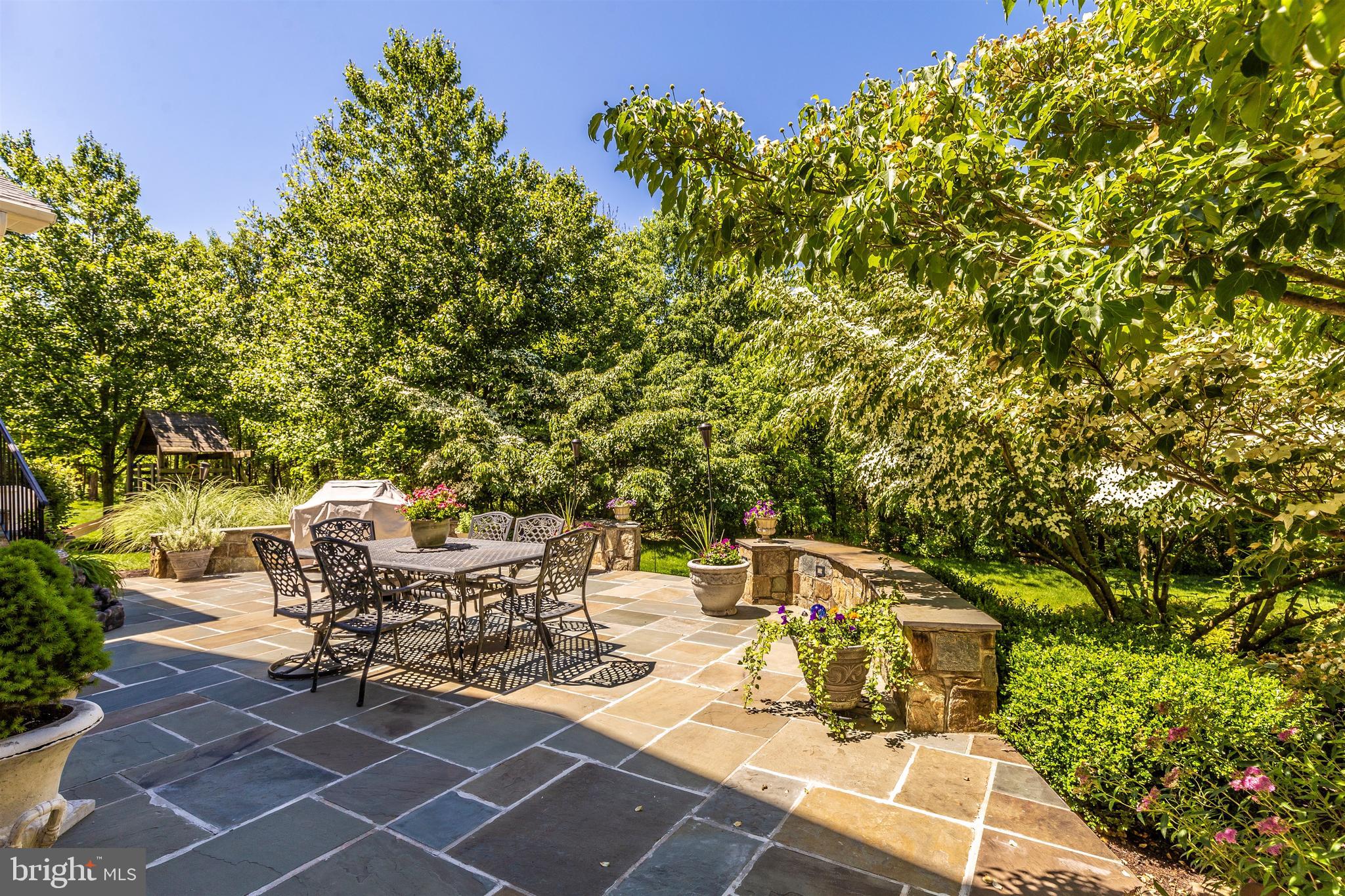 KINGS CROSSING - Residential