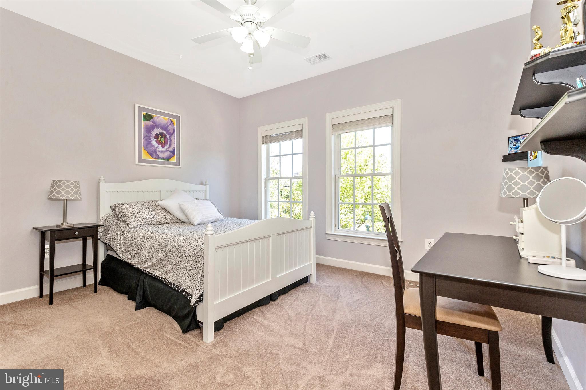 KINGS CROSSING - Residential