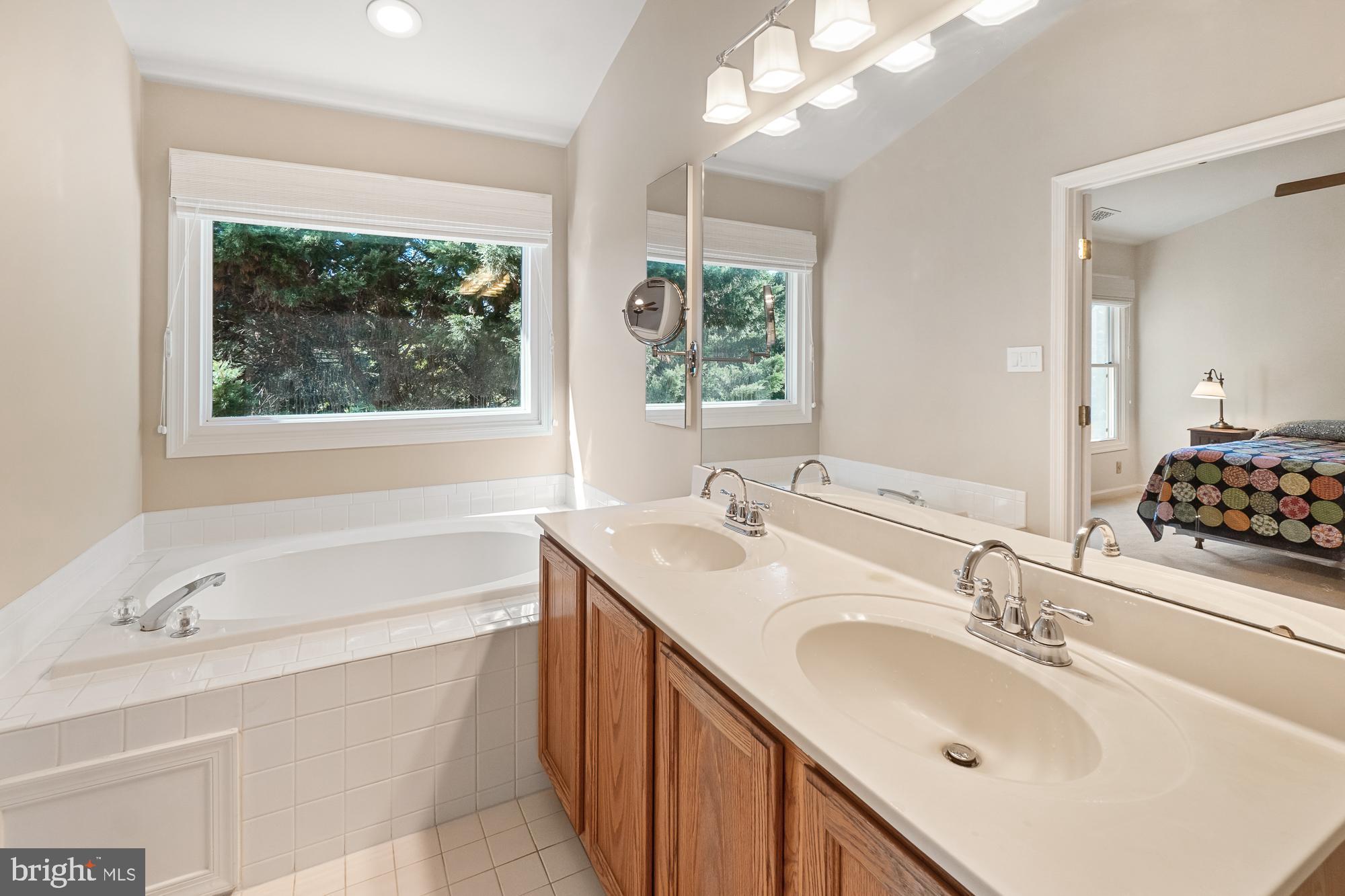 TRAVILAH CREST - Residential