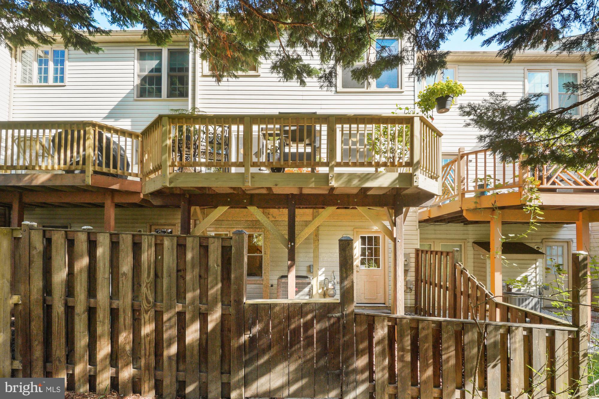 TRAVILAH CREST - Residential