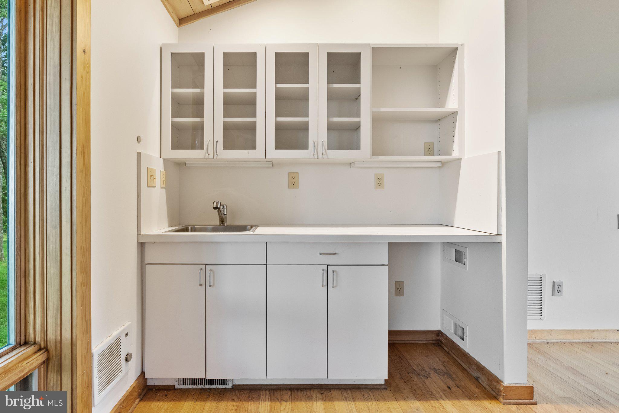 APPLE MANOR - Residential