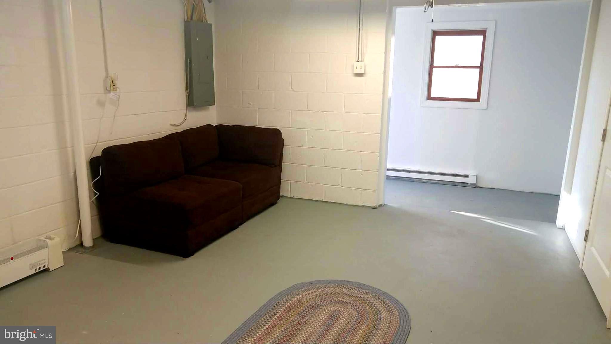 HIDDEN RIVER - Residential