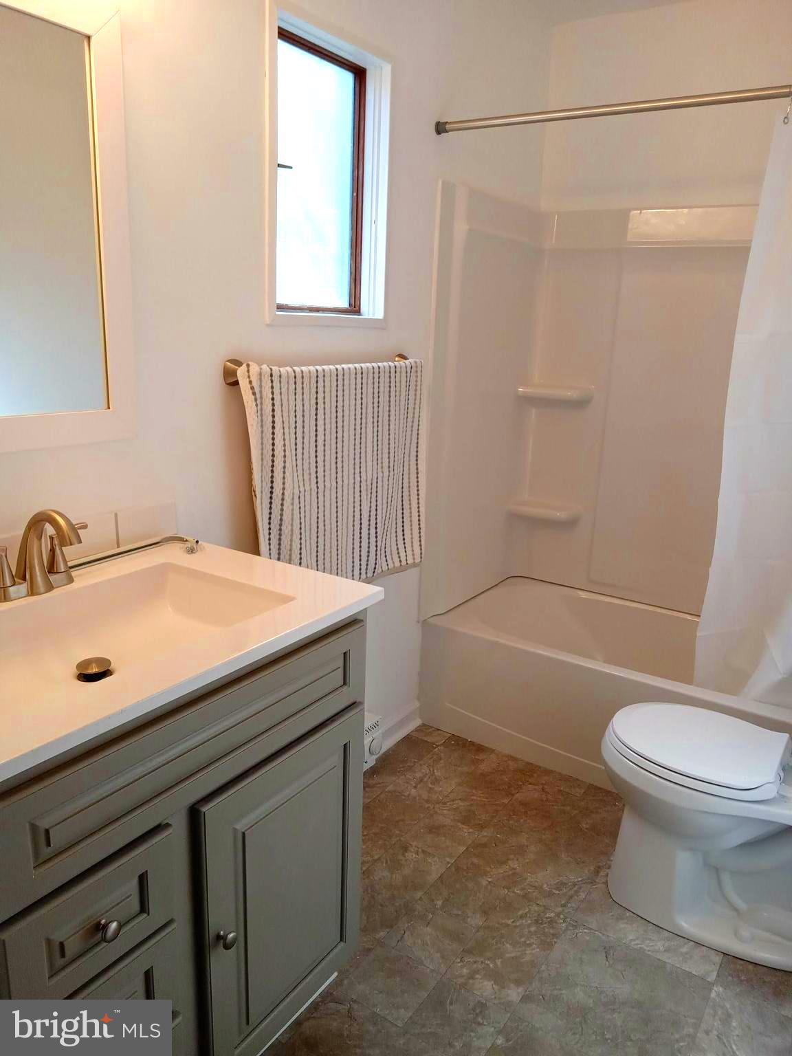 HIDDEN RIVER - Residential