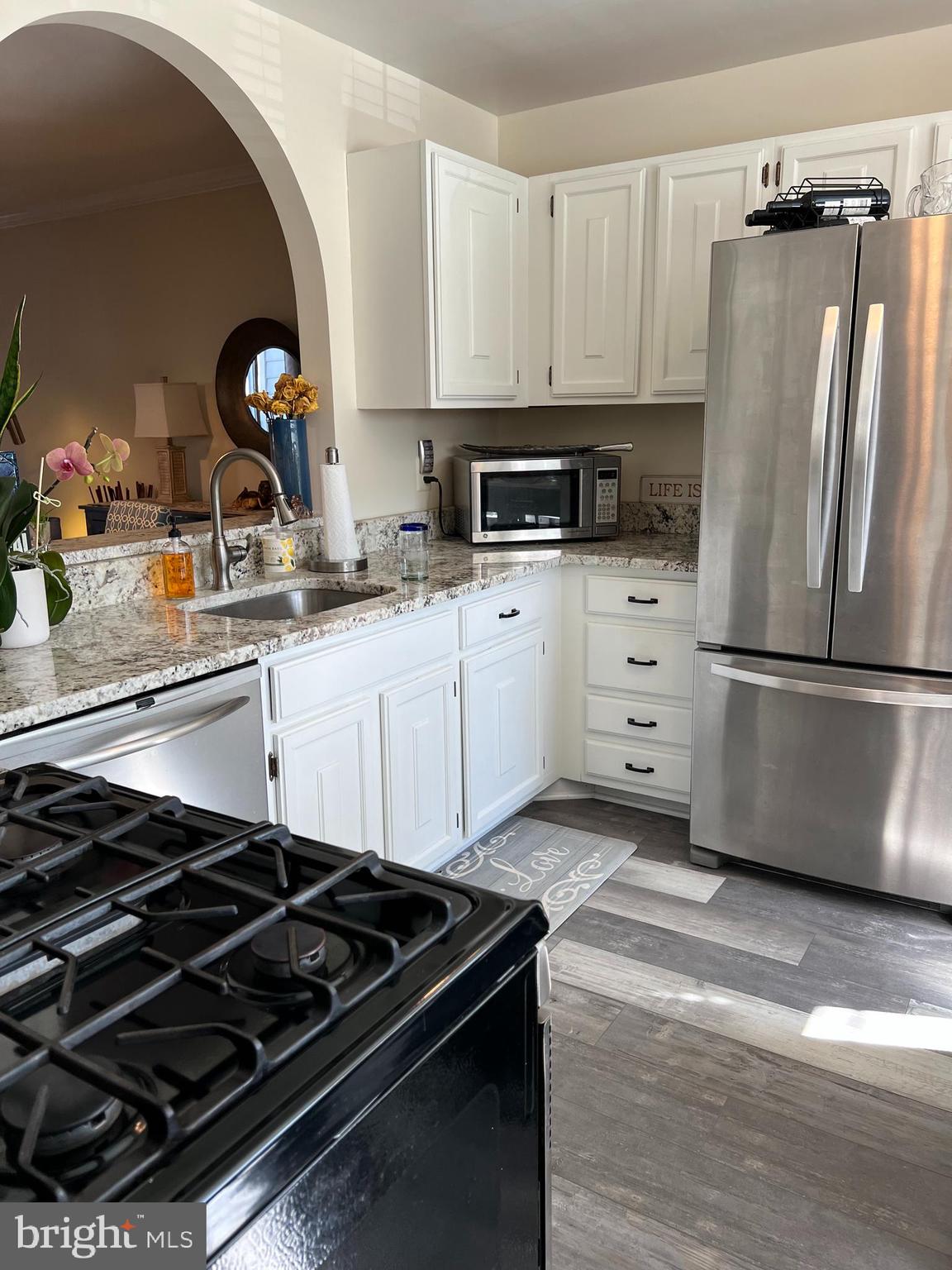 COLONIAL HEIGHTS - Residential Lease