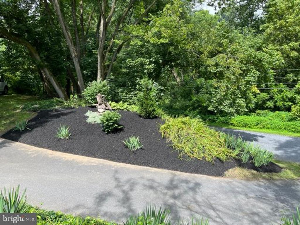 Photo of 72 LOOP RD E, PEQUEA, PA 17565 (MLS # PALA2038890)