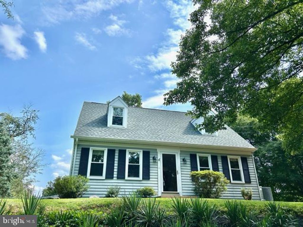 Photo of 72 LOOP RD E, PEQUEA, PA 17565 (MLS # PALA2038890)
