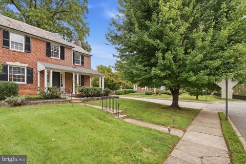 Townhouse For Sale - 2101 Chestnut Avenue<br/> ARDMORE, PA 19003