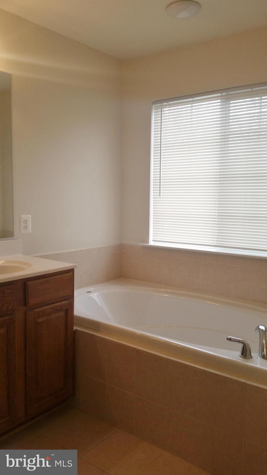 DEERBORNE - Residential Lease