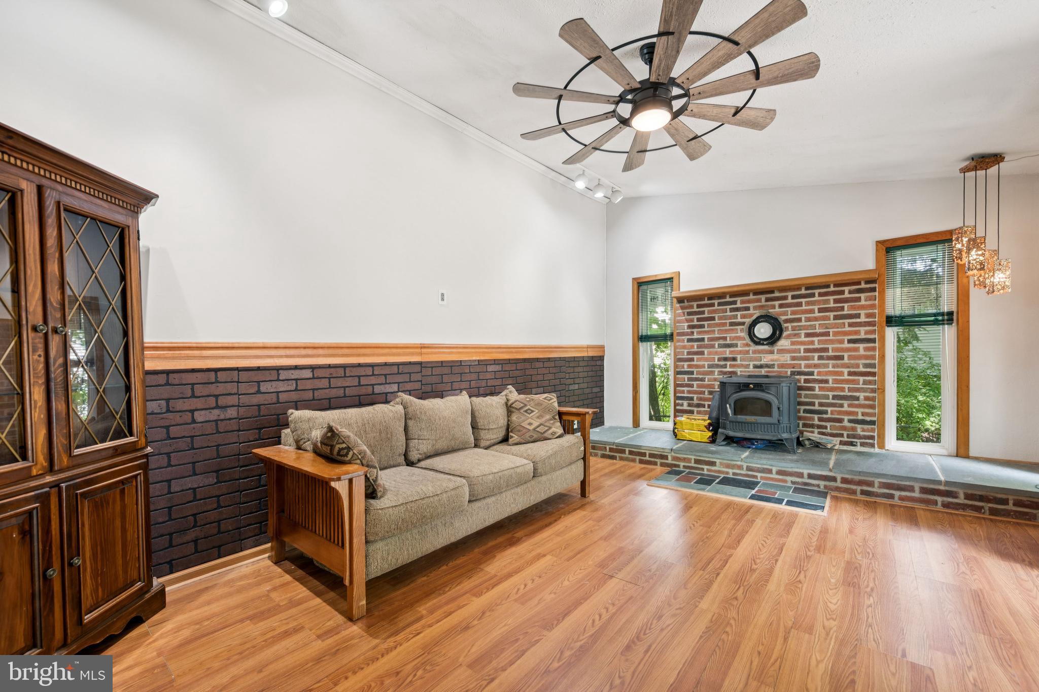 515 N WALNUT AVENUE