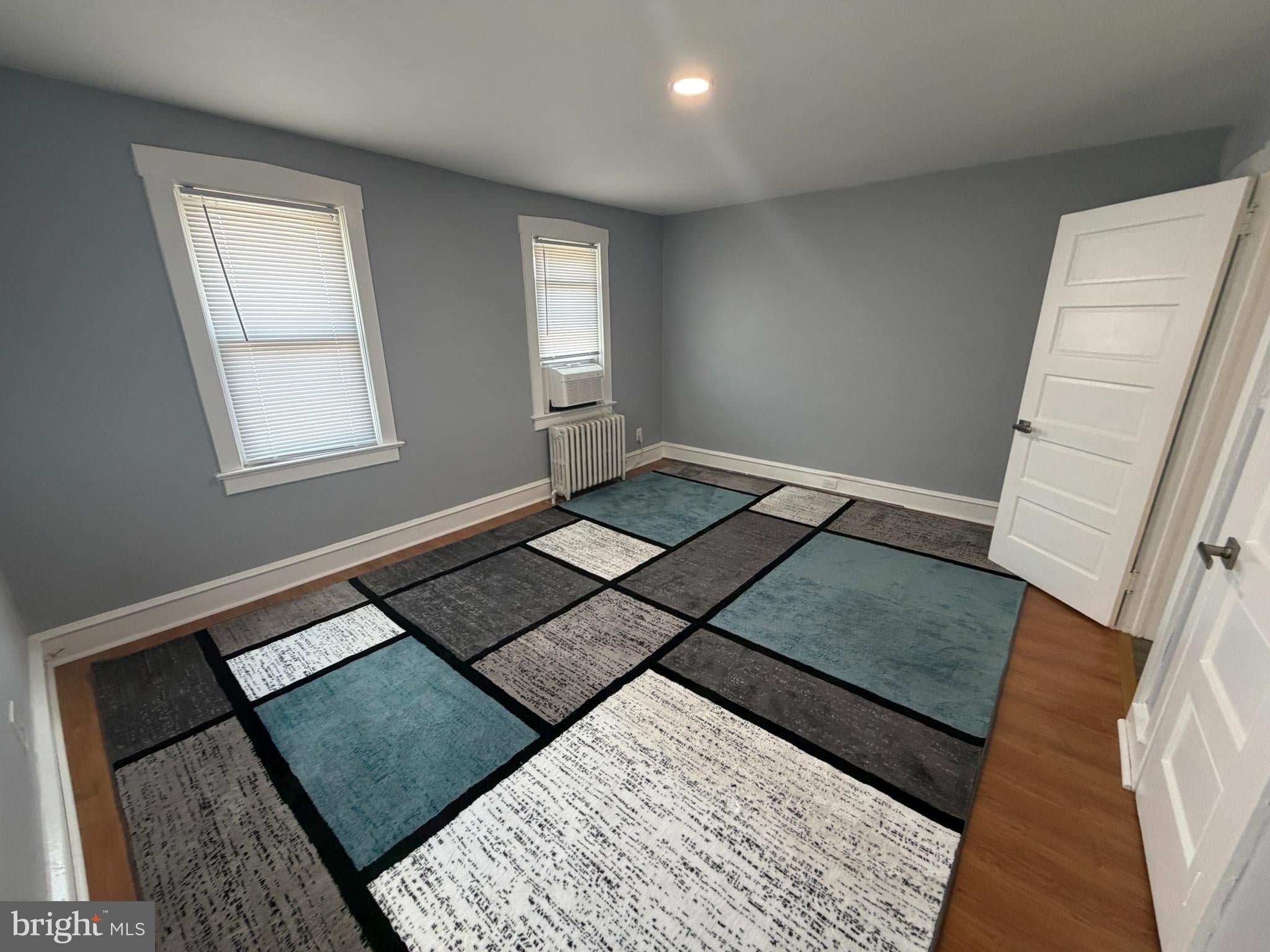 25 COLLEGE AVENUE B