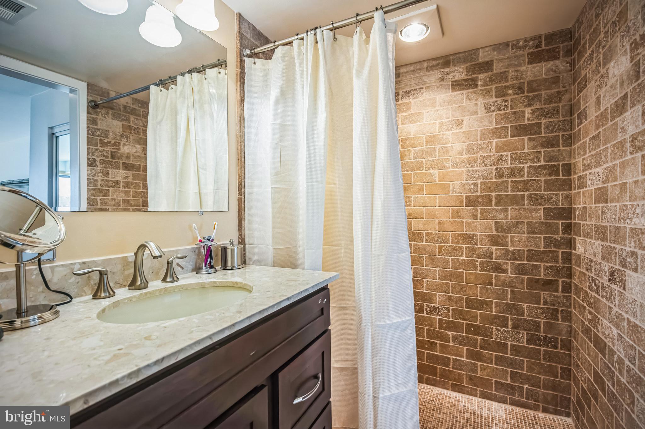 THE POINT CONDO - Residential