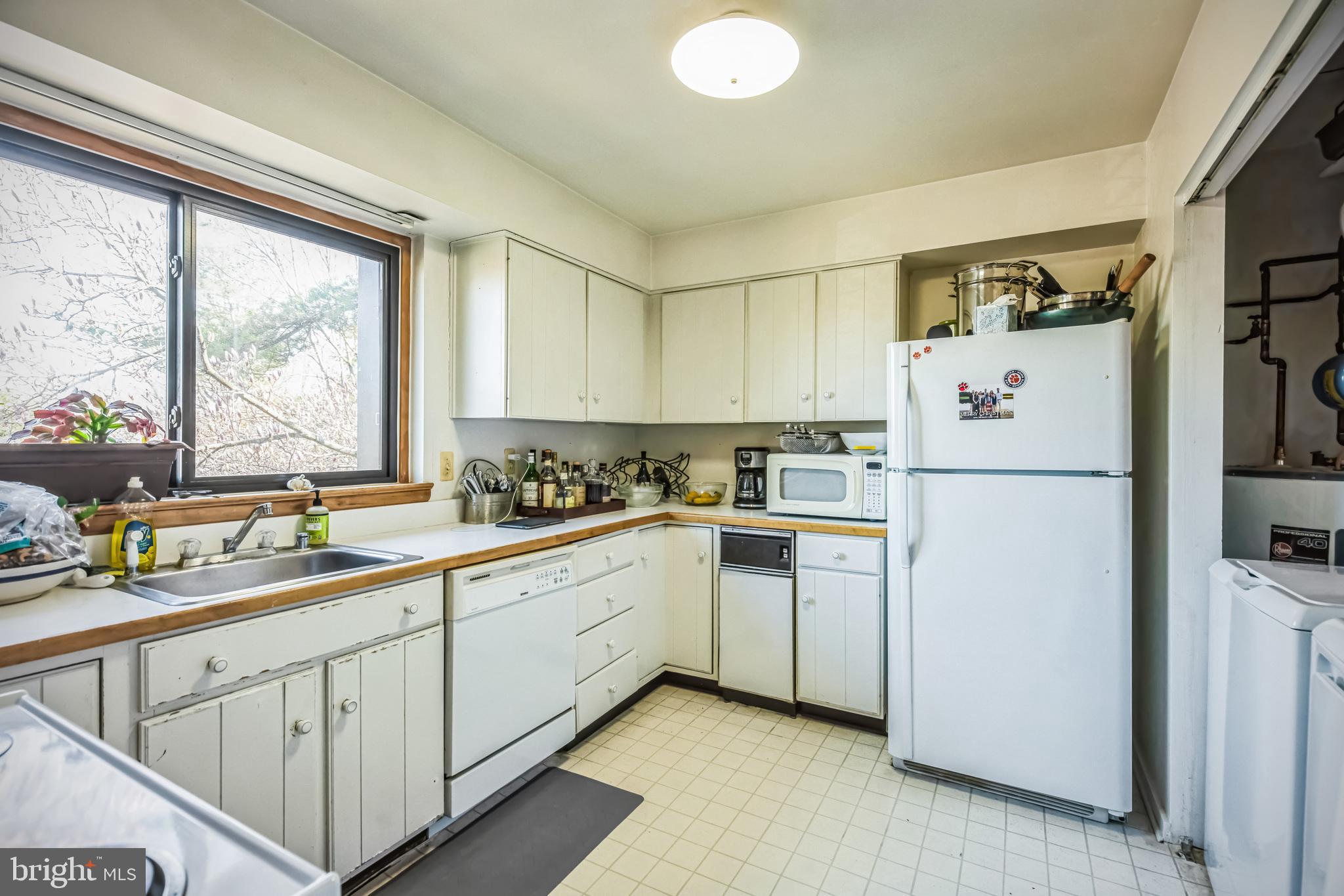 THE POINT CONDO - Residential