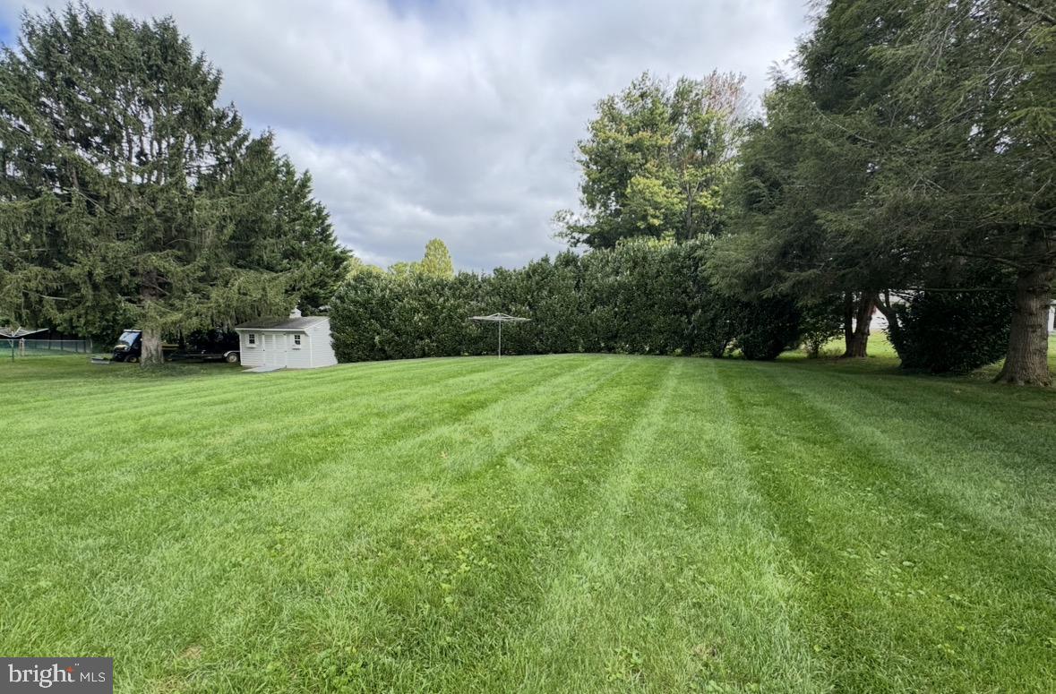 402 E JARRETTSVILLE ROAD