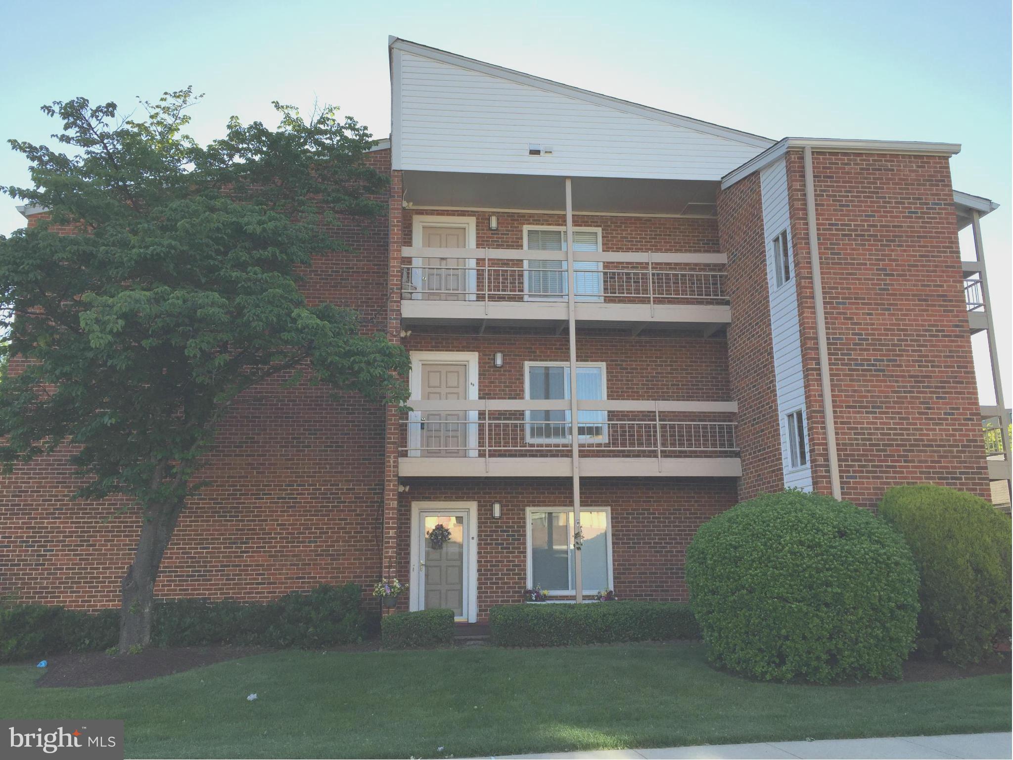Is there a good investment in Leisure World? Yes, here it is! Largest (1,415 sf) 3BR & 2 FB end unit under $200K. Identical units with upgrades sell for $210K - $215K! New carpet, flooring & paint. Not fully updated, but in Great condition. Condo fee includes all utilities & all the amenities the community has to offer including golf, pools, etc. Reserved covered parking space & elevator.