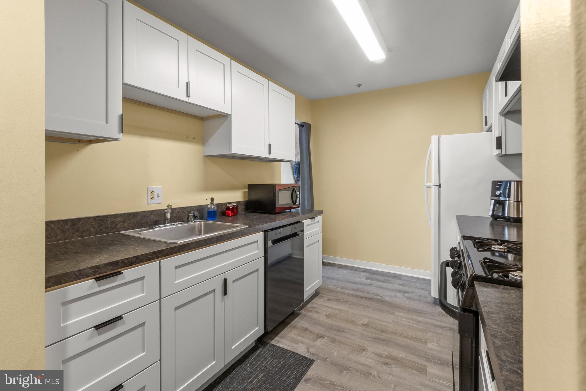 WATERS EDGE - Residential