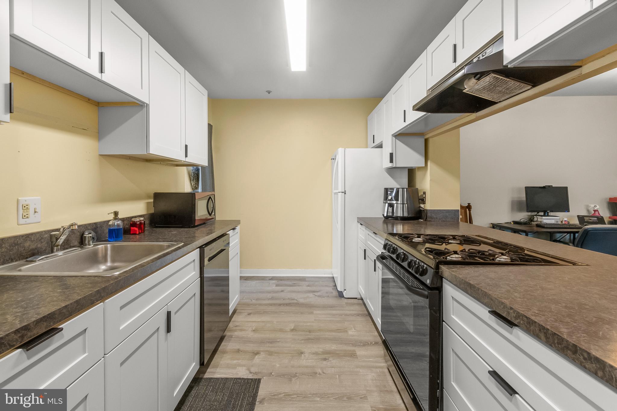 WATERS EDGE - Residential