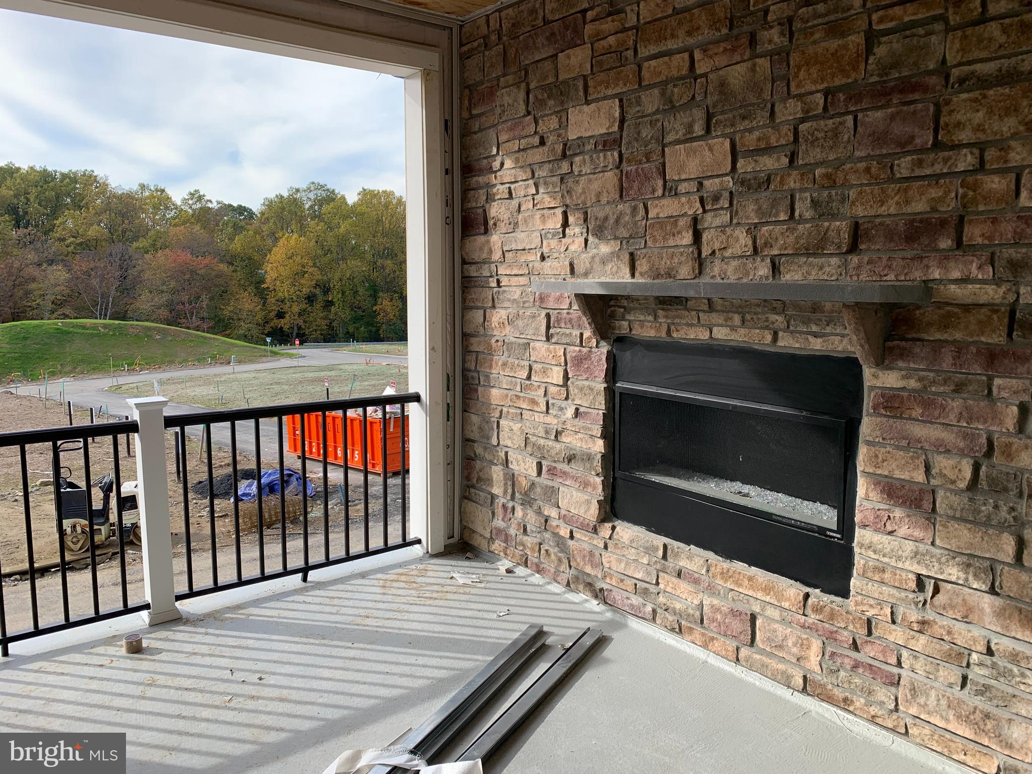 PONDS EDGE - Residential