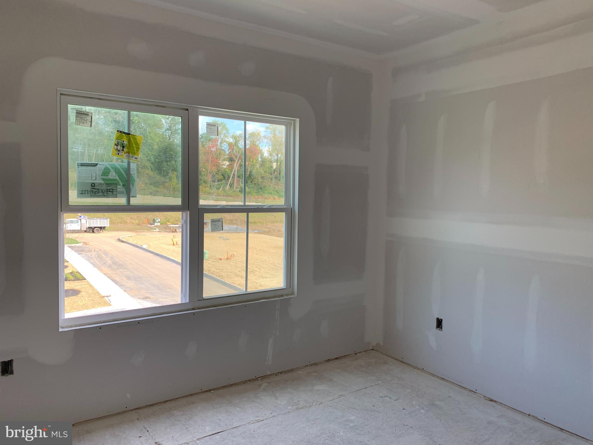 PONDS EDGE - Residential