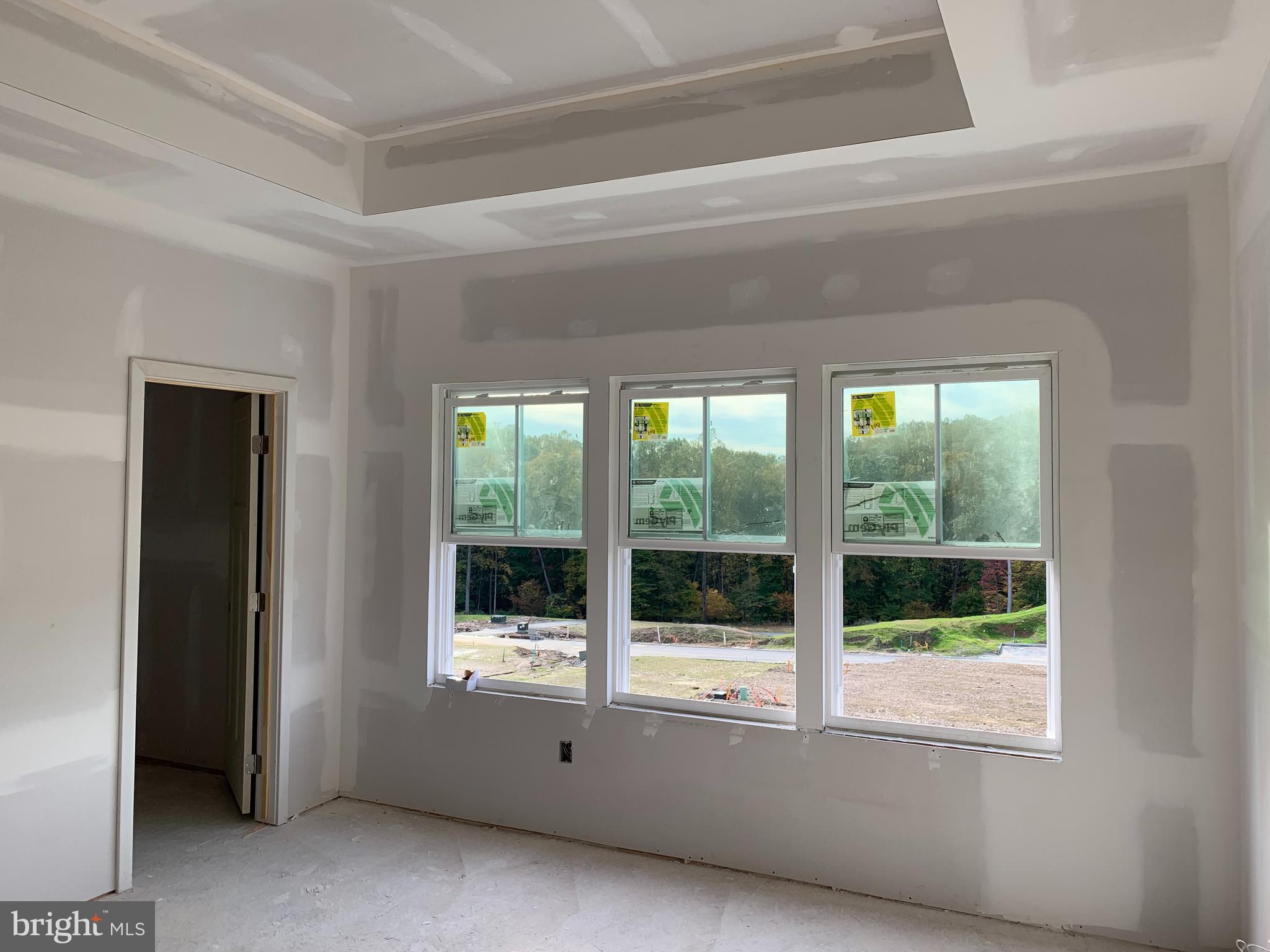 PONDS EDGE - Residential