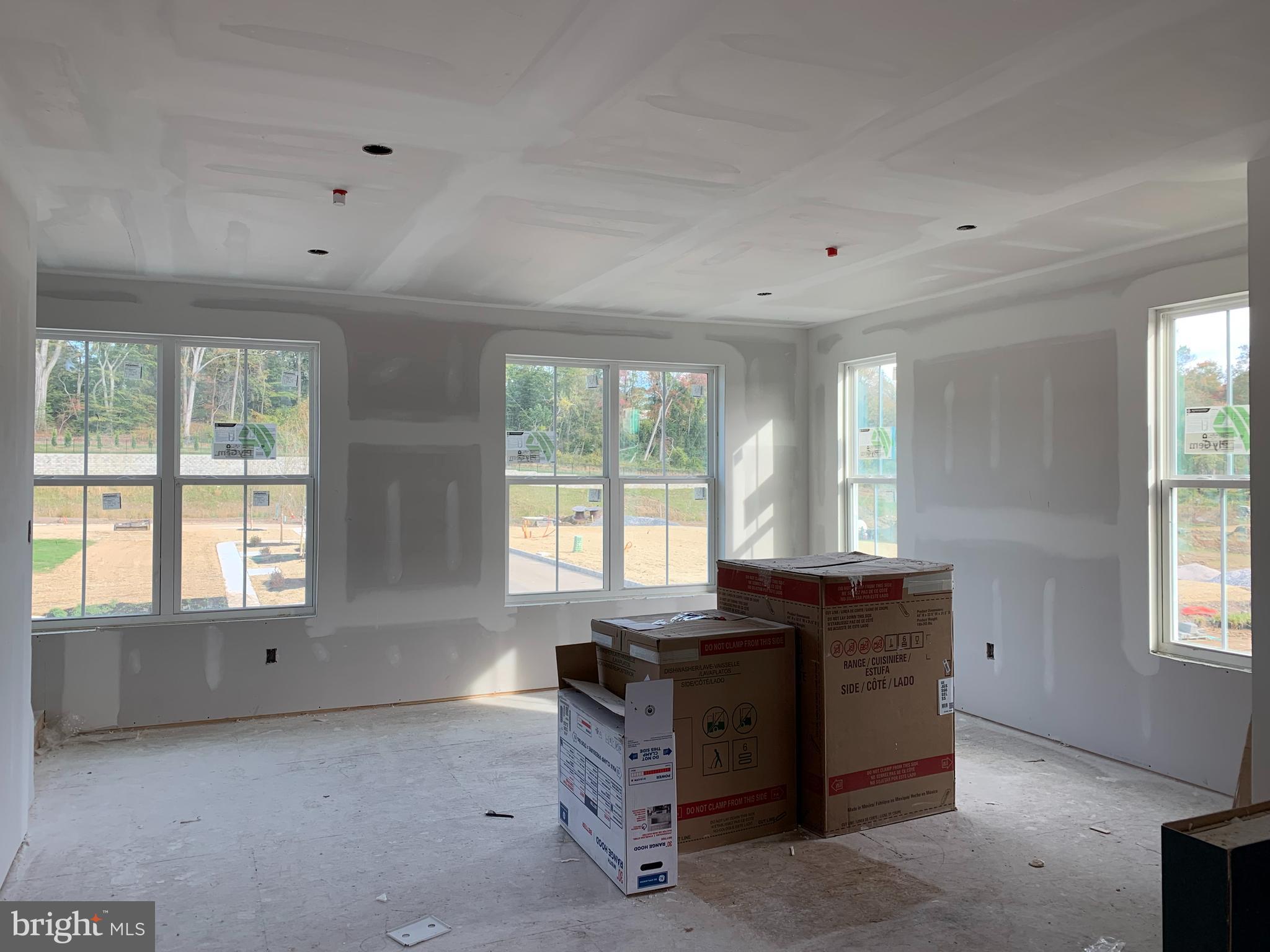 PONDS EDGE - Residential