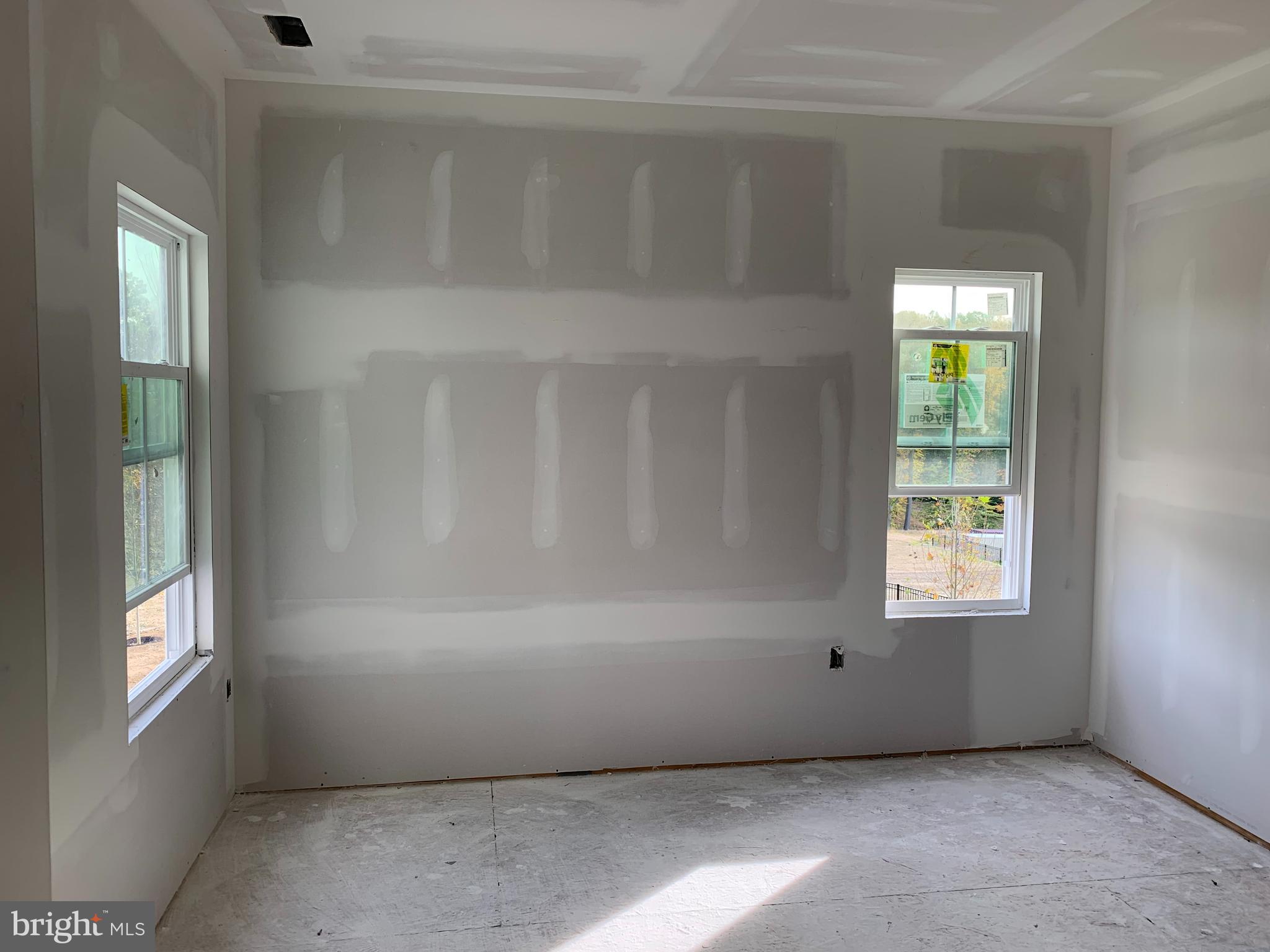 PONDS EDGE - Residential