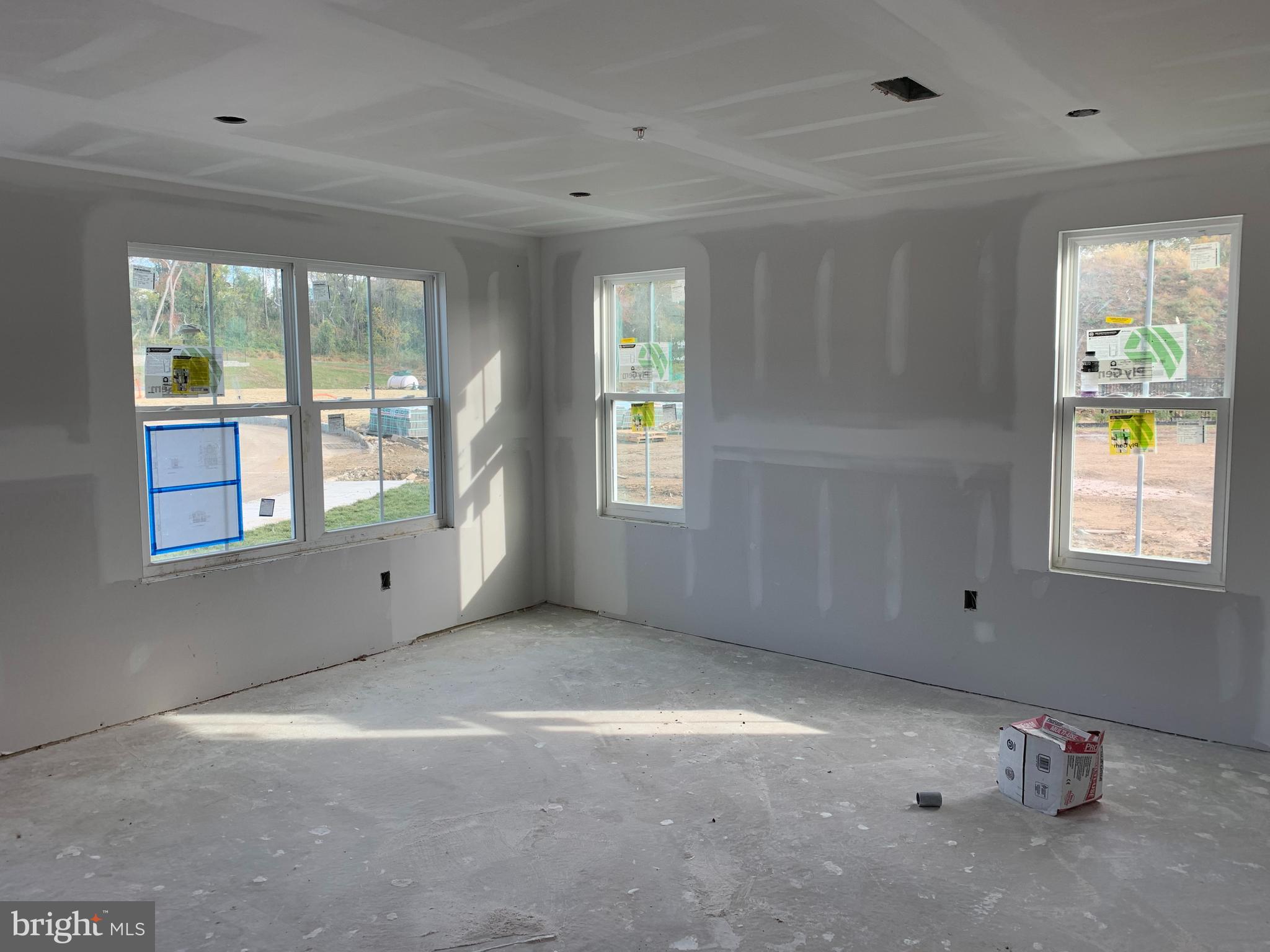 PONDS EDGE - Residential