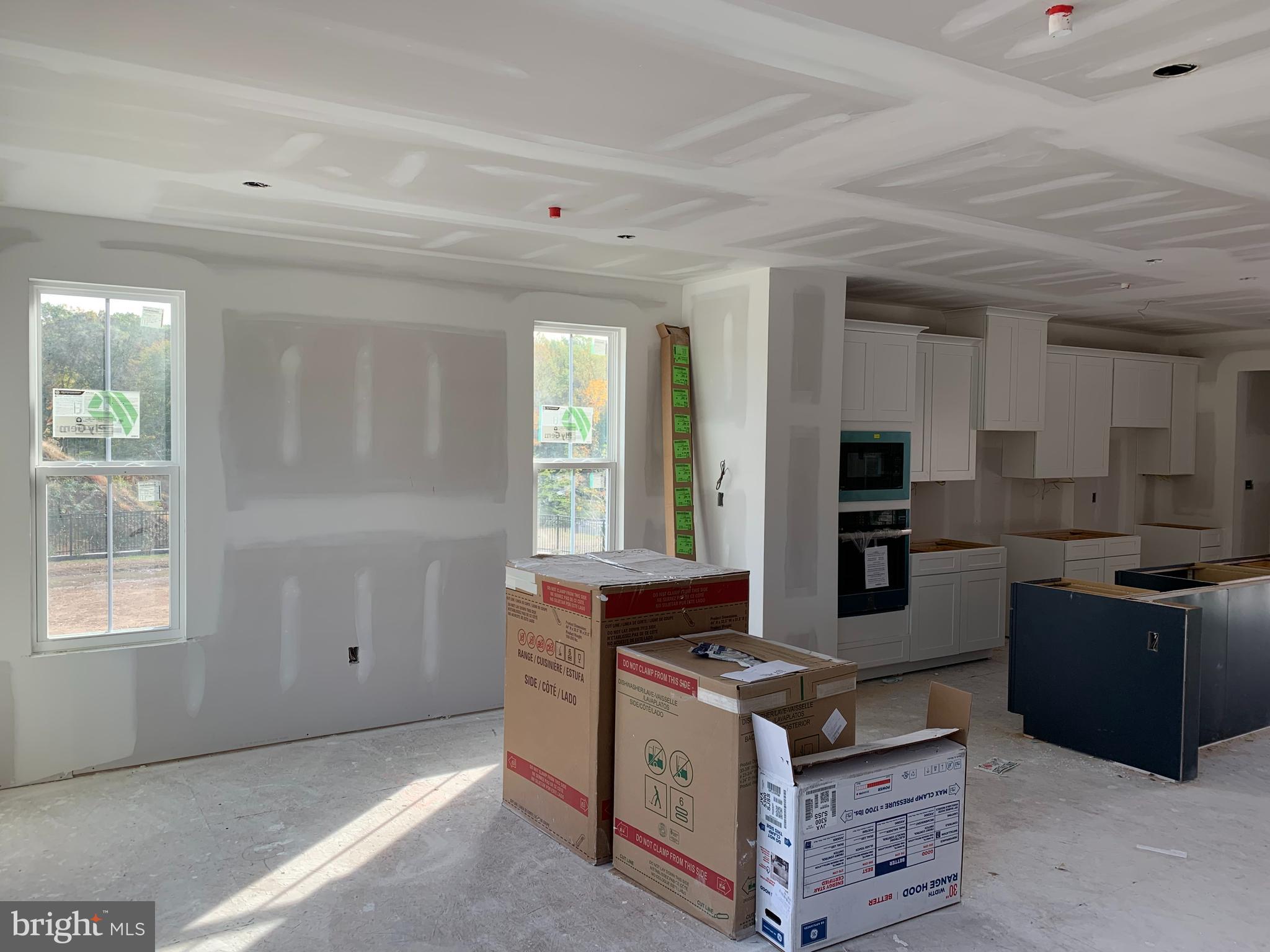 PONDS EDGE - Residential