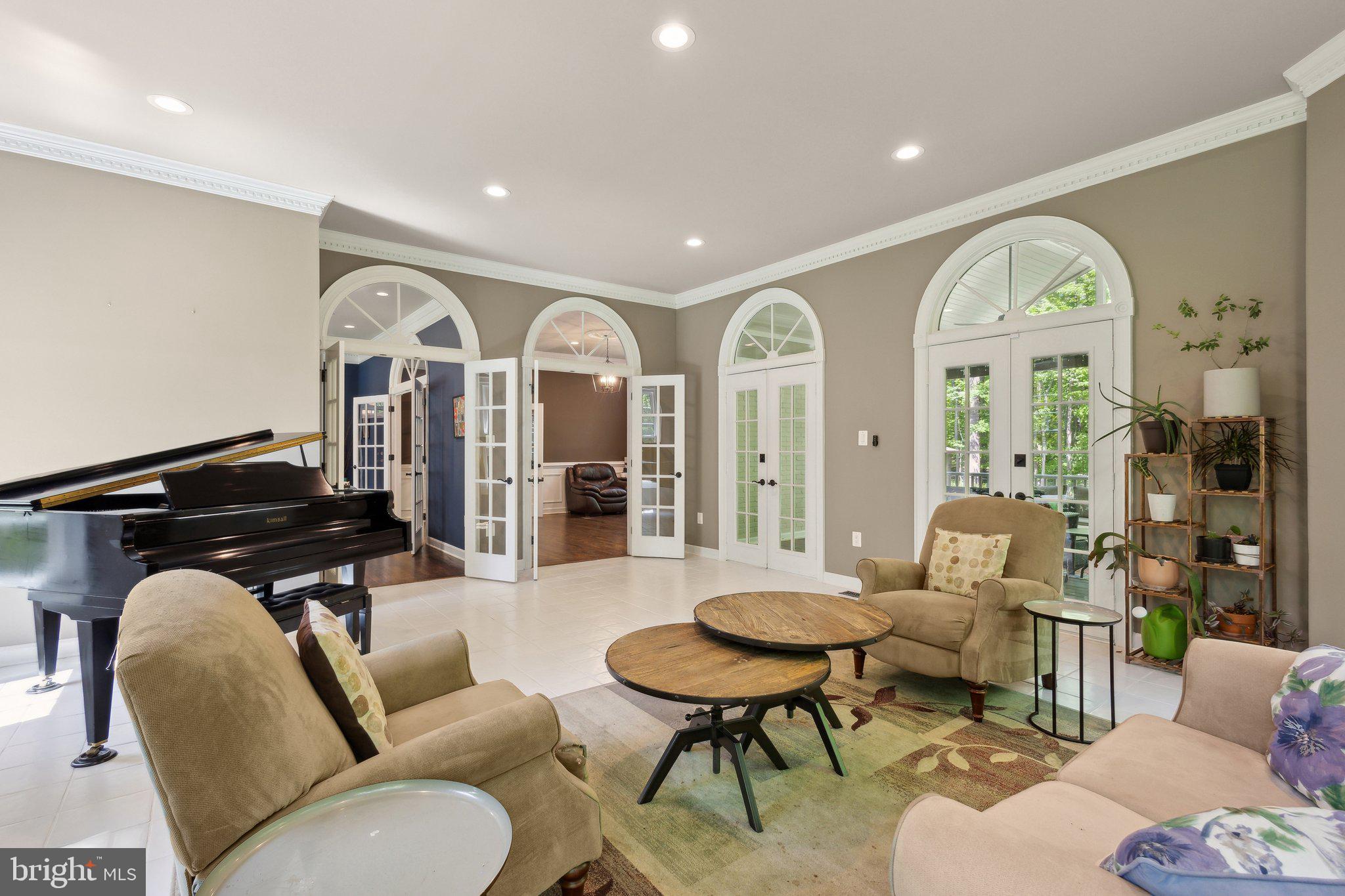 WOLF RUN - Residential