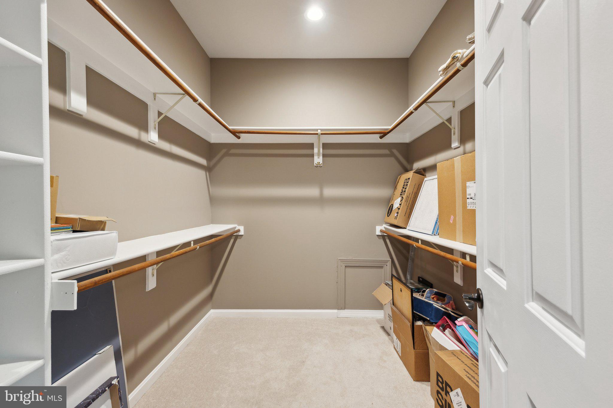 WOLF RUN - Residential