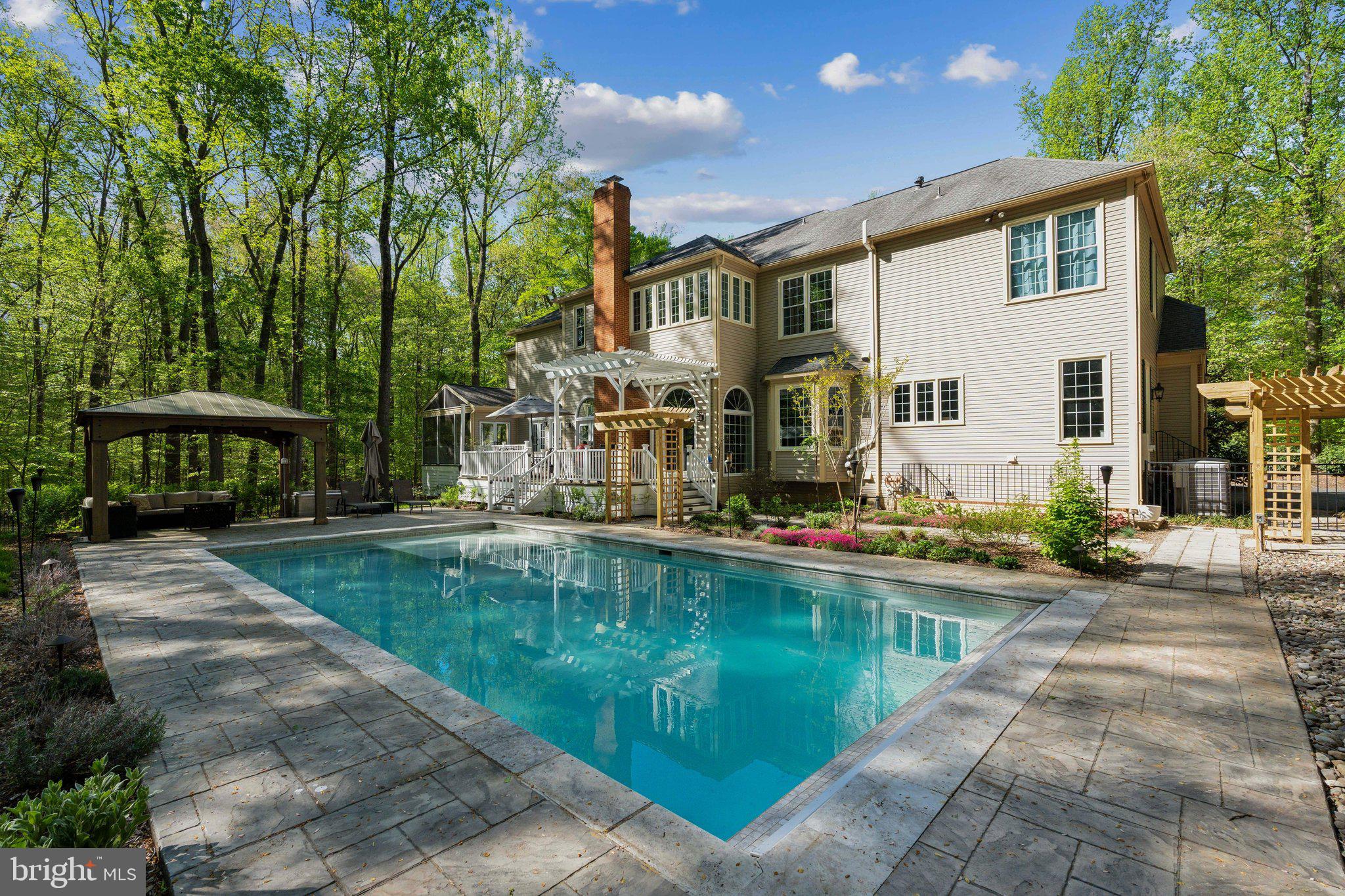 WOLF RUN - Residential