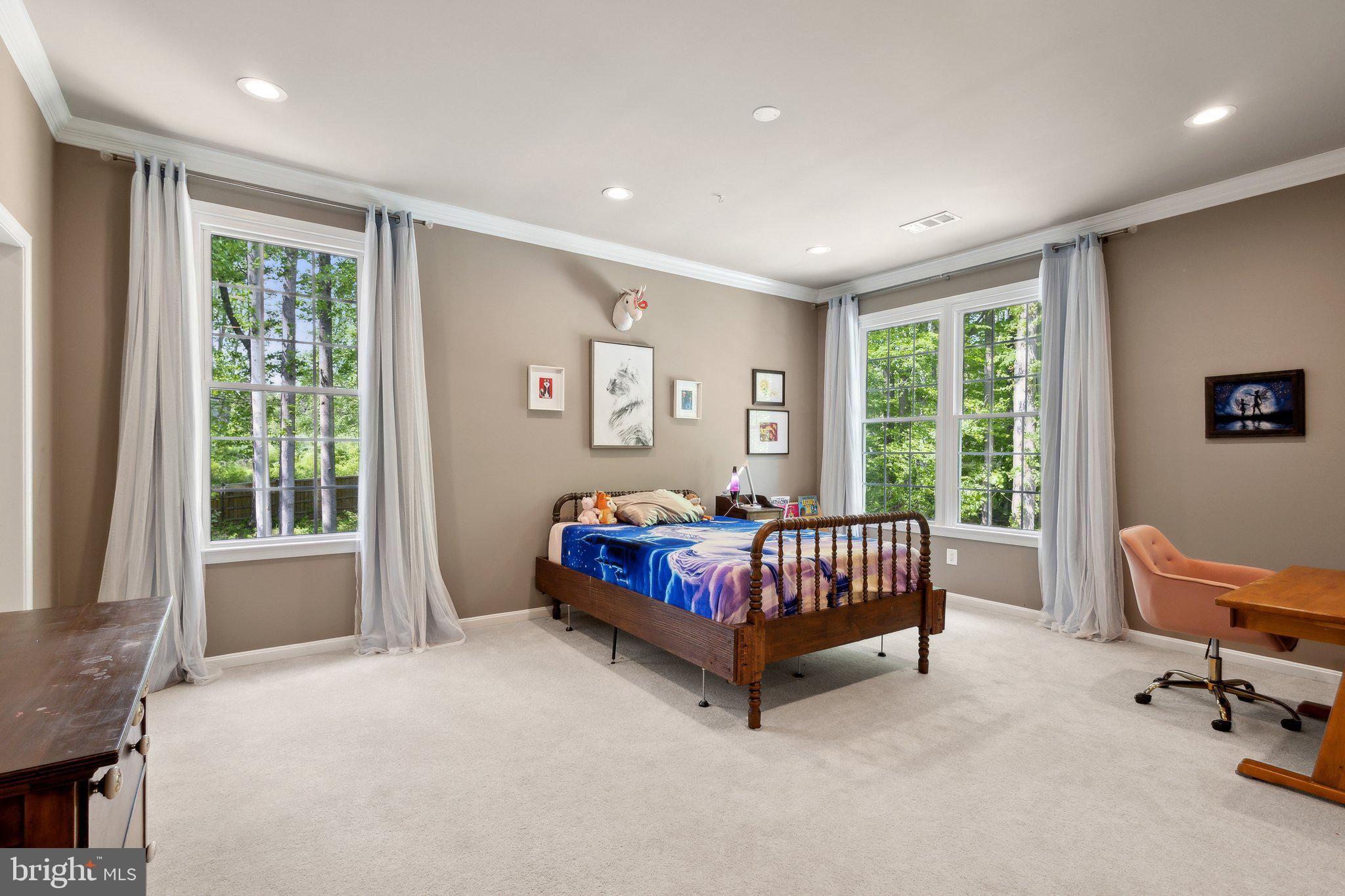 WOLF RUN - Residential