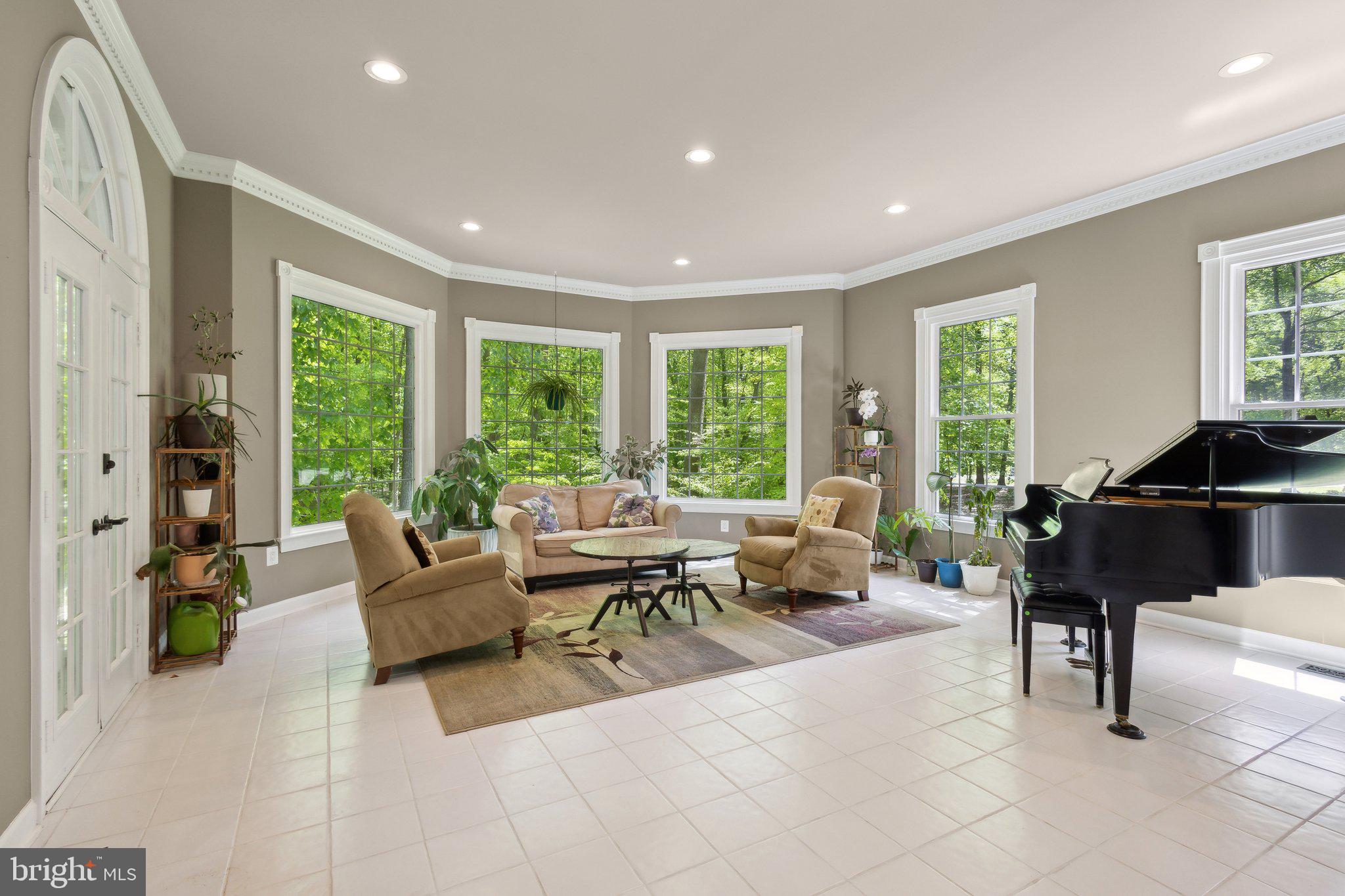 WOLF RUN - Residential