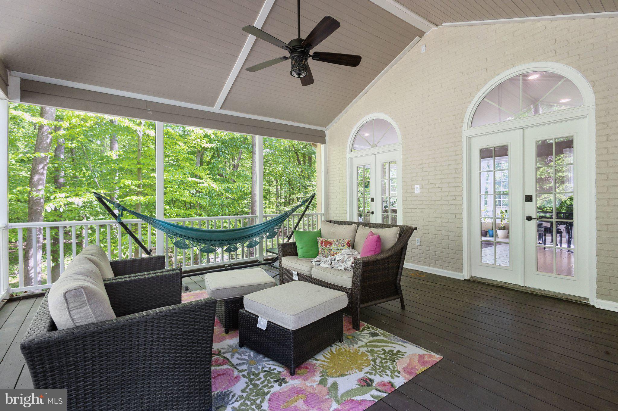 WOLF RUN - Residential