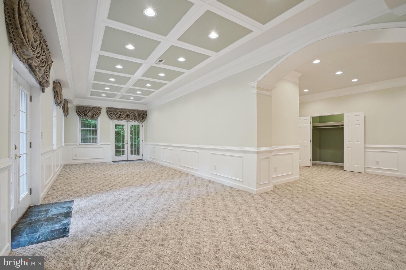 CLASSIC LAKES - Residential