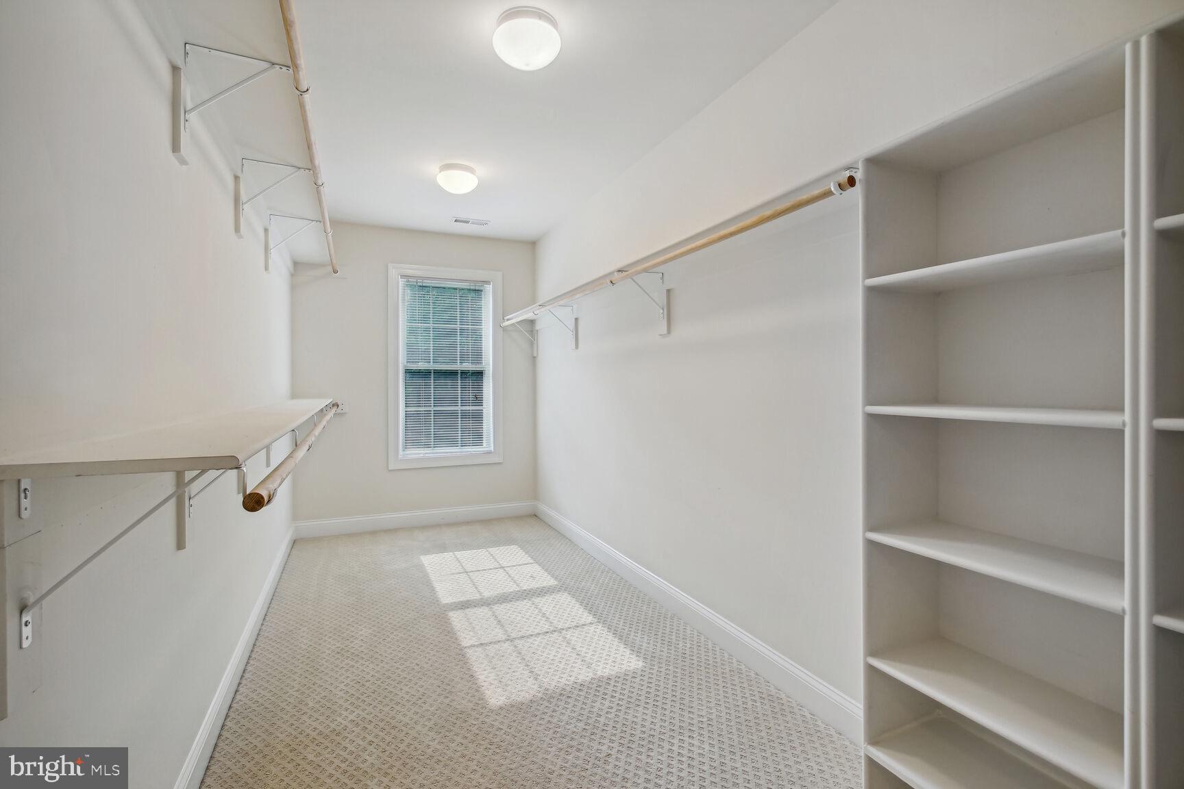 CLASSIC LAKES - Residential