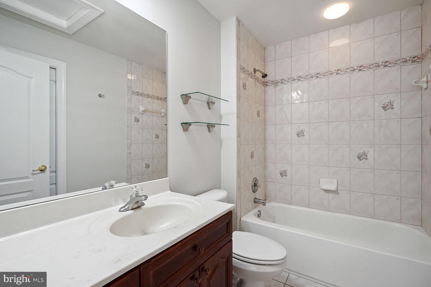 CLASSIC LAKES - Residential