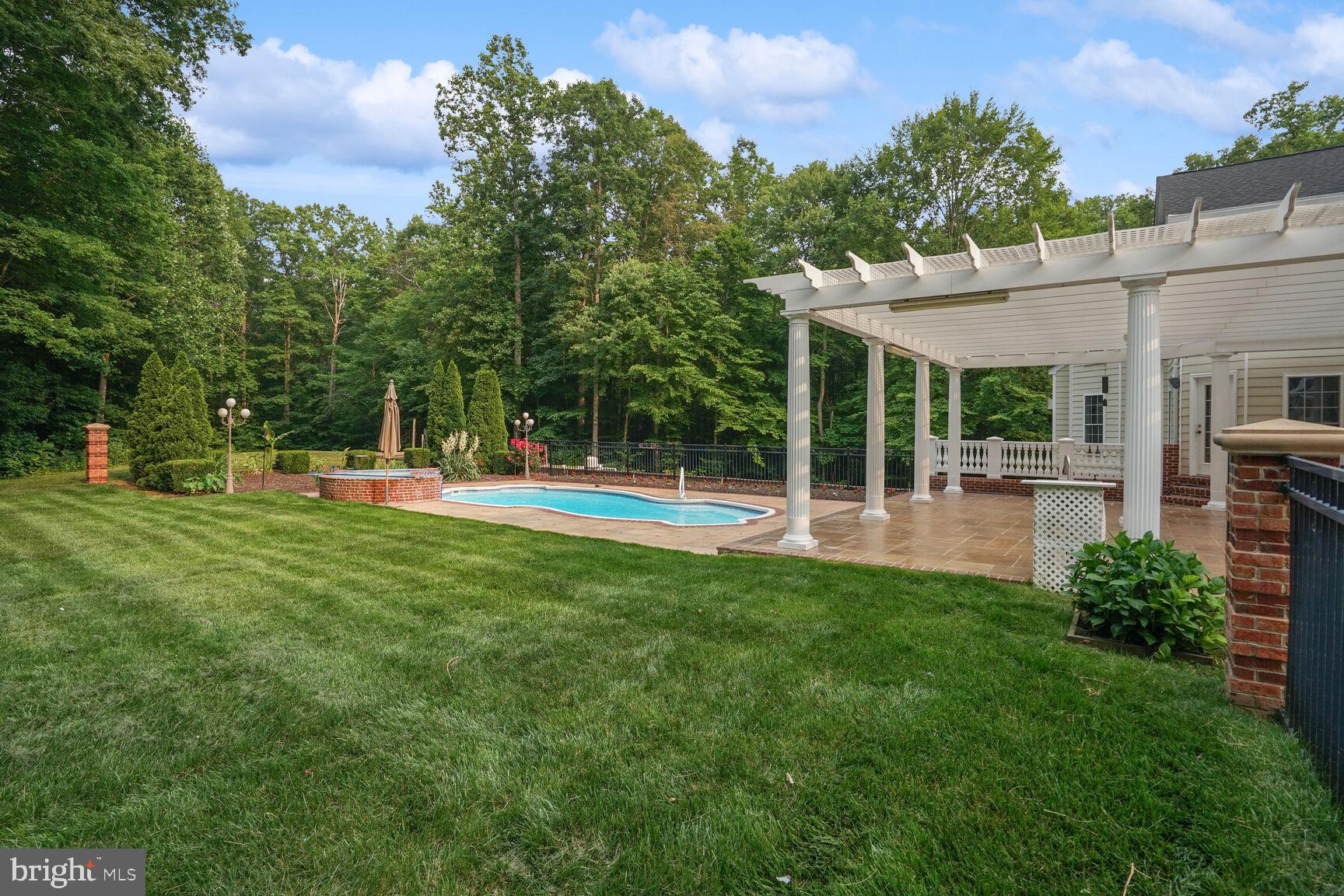 CLASSIC LAKES - Residential