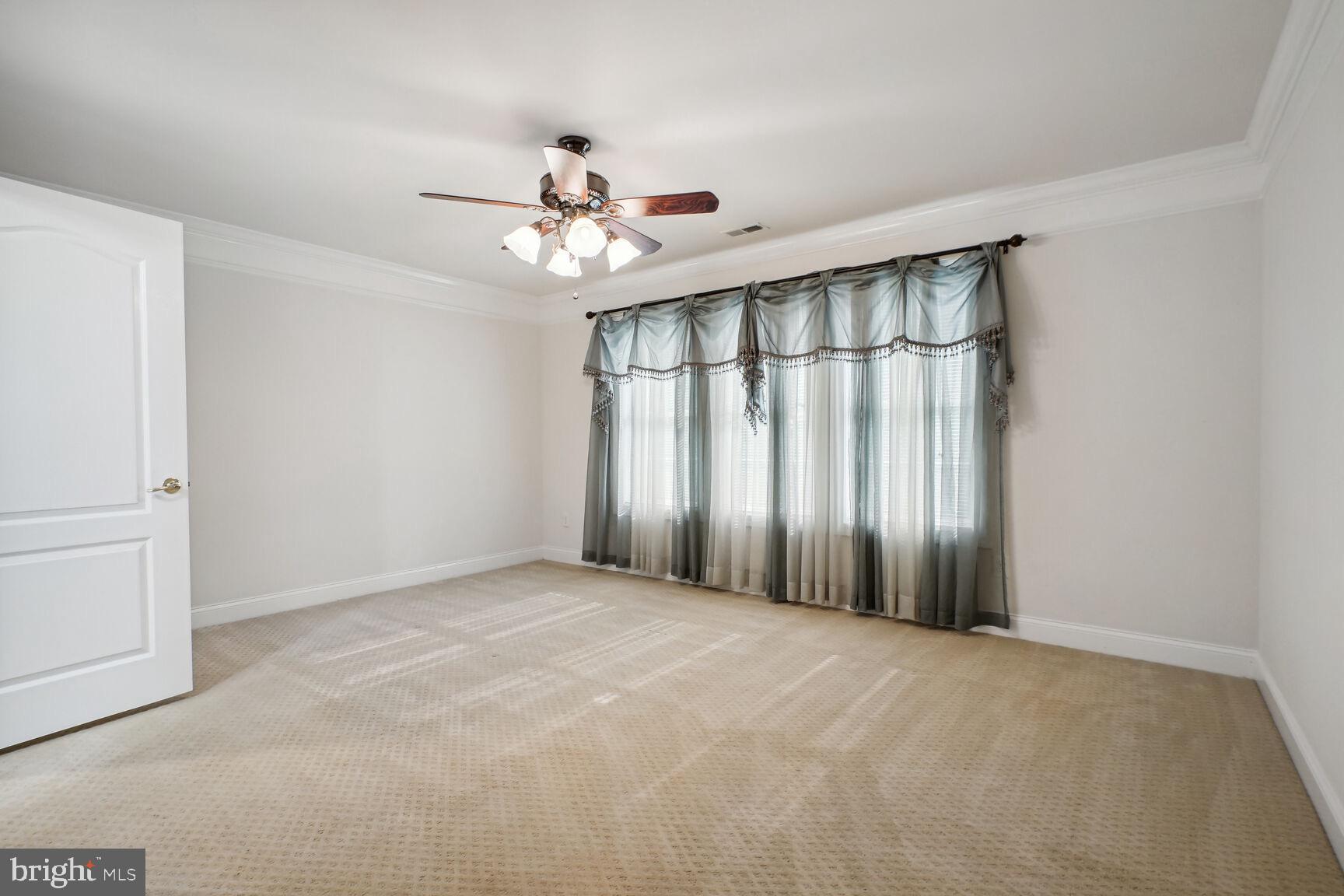 CLASSIC LAKES - Residential