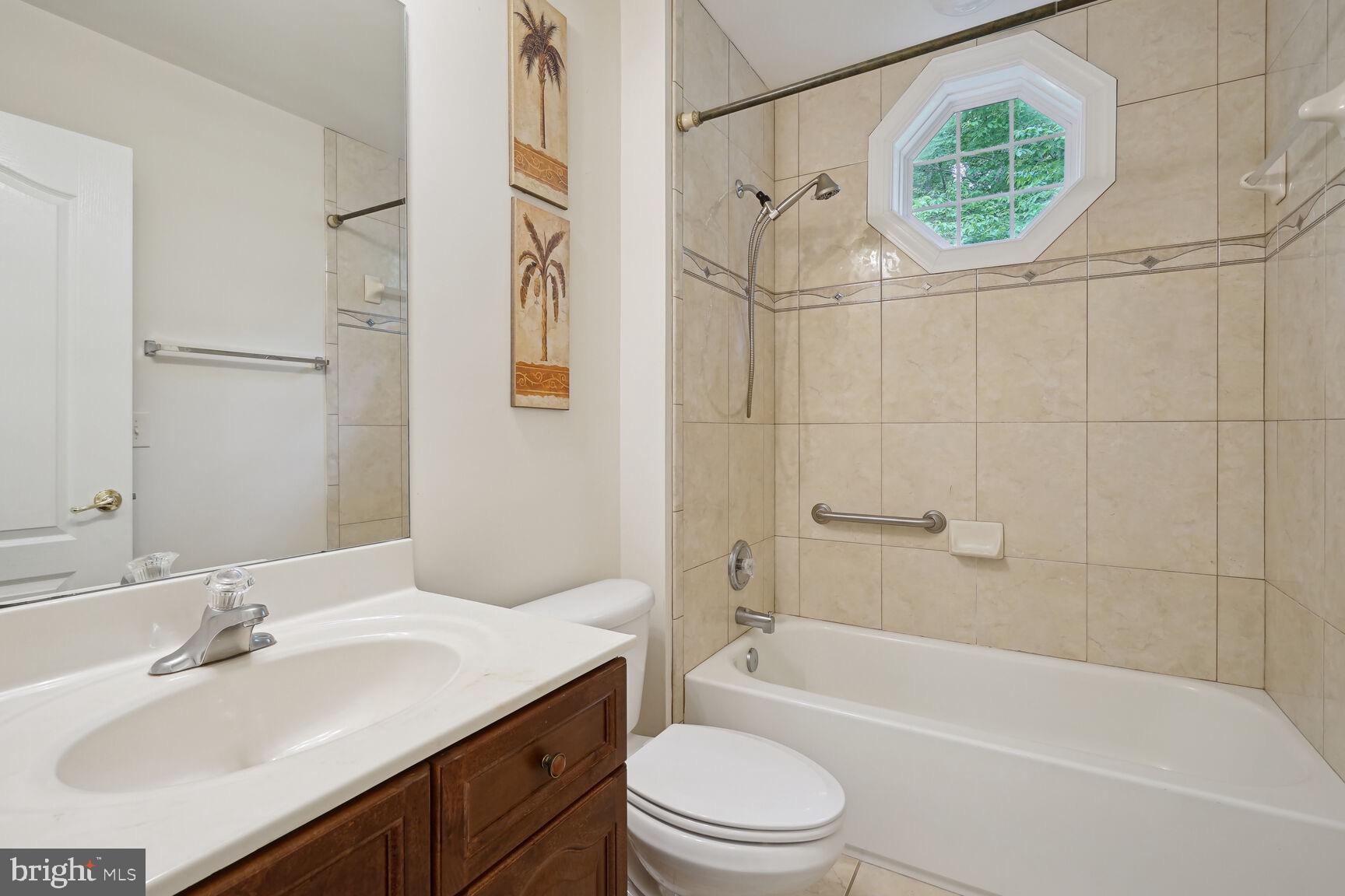 CLASSIC LAKES - Residential