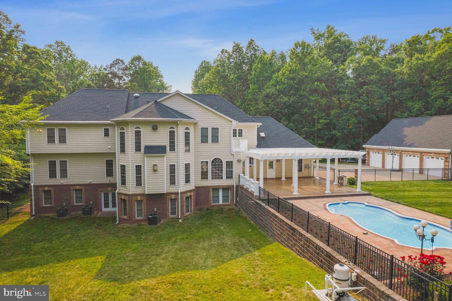 CLASSIC LAKES - Residential